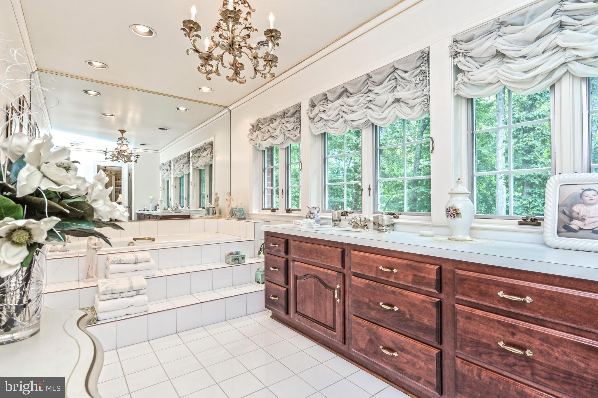 HUNTINGTON WOODS - Residential