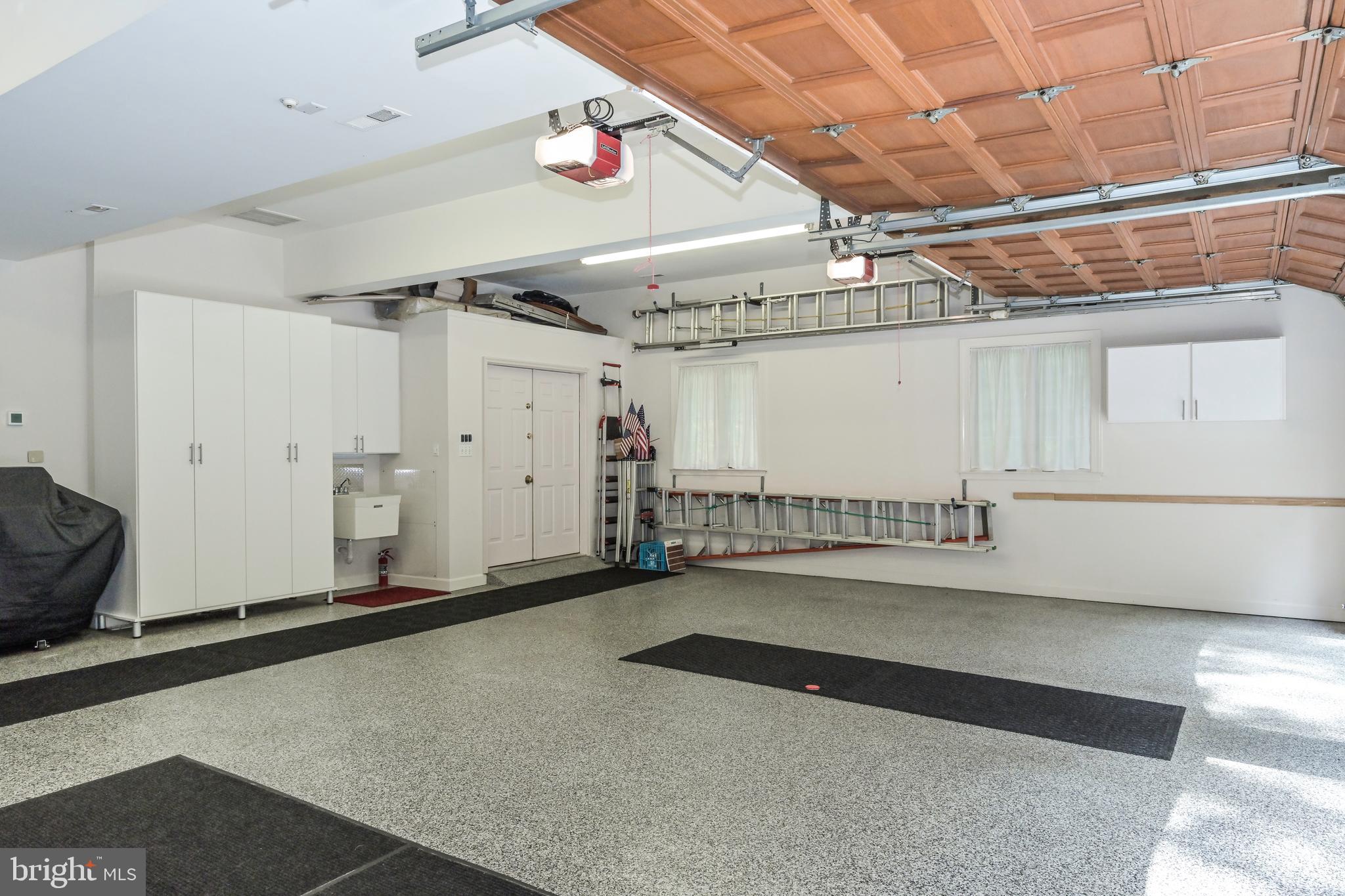 HUNTINGTON WOODS - Residential