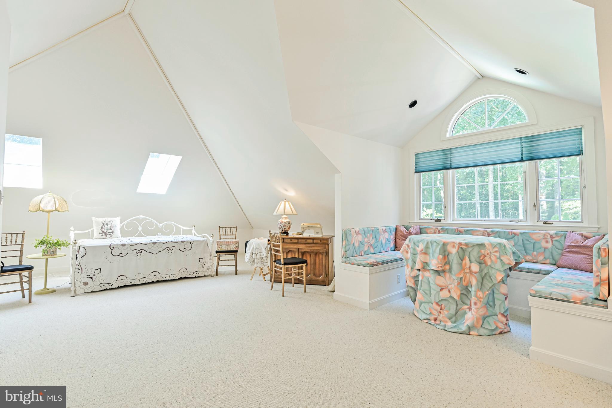 HUNTINGTON WOODS - Residential