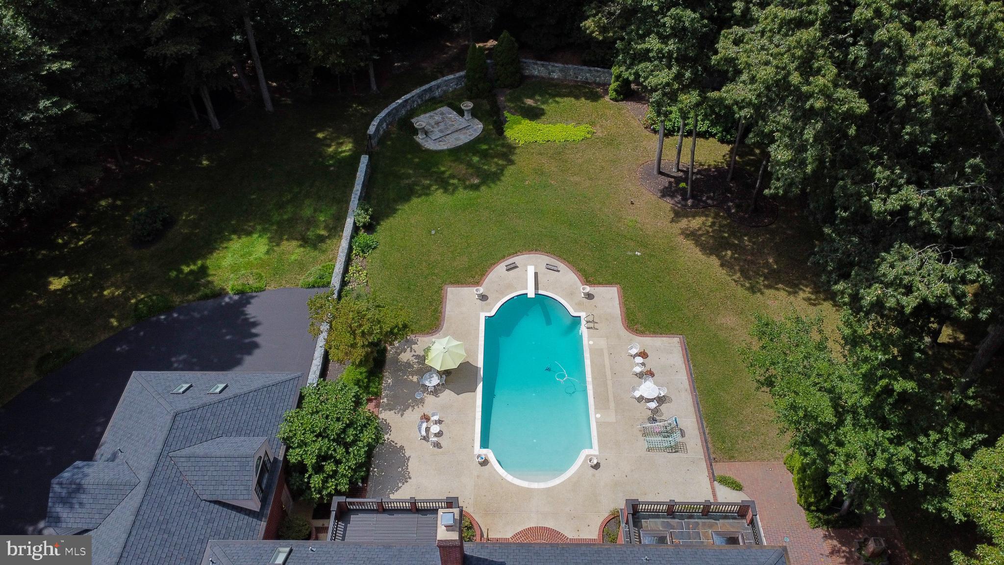 HUNTINGTON WOODS - Residential