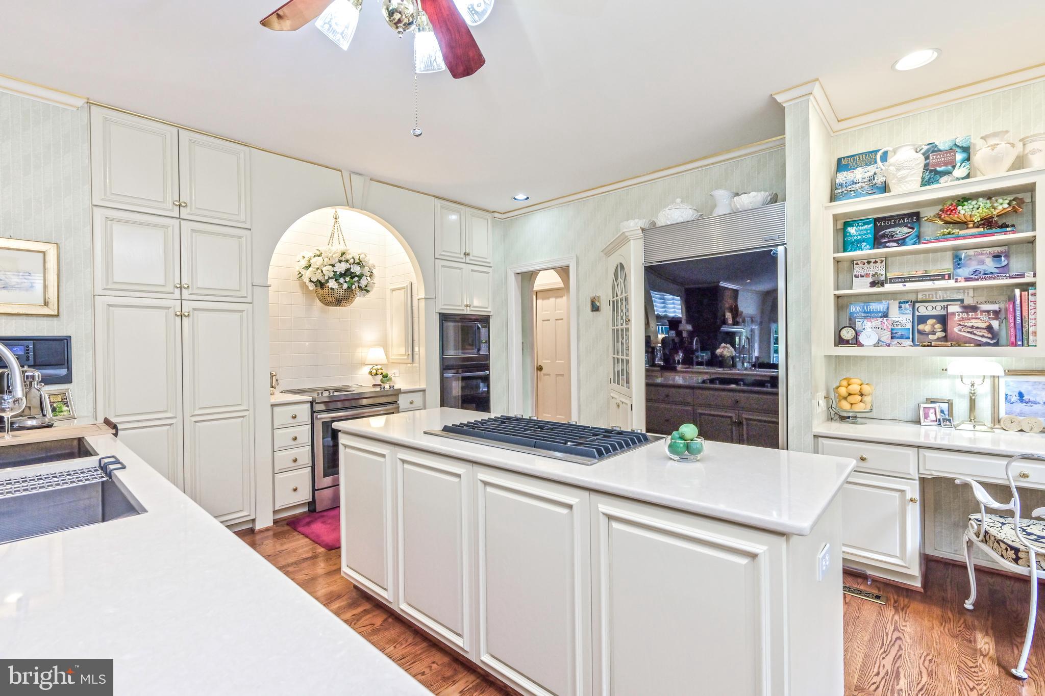 HUNTINGTON WOODS - Residential