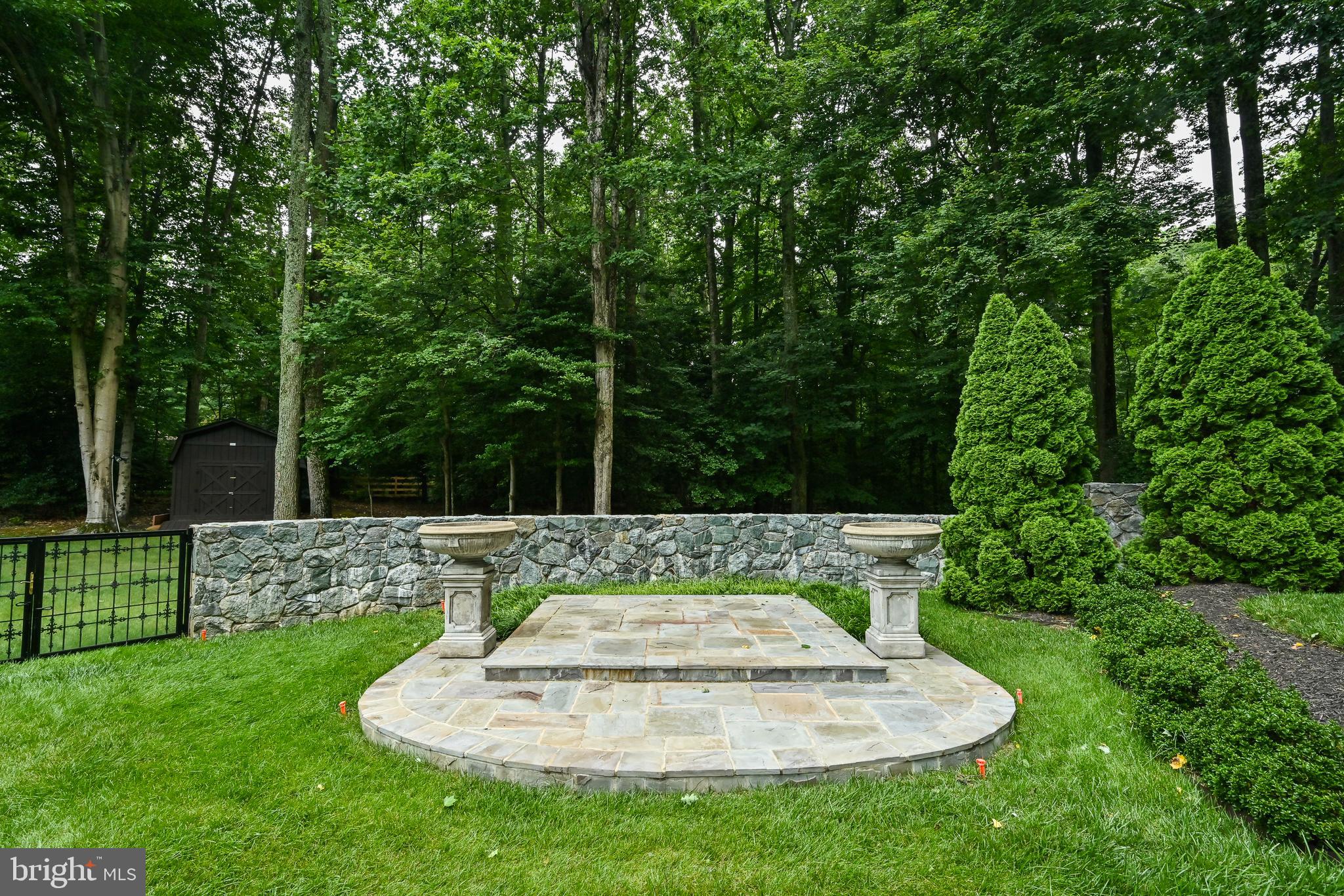 HUNTINGTON WOODS - Residential