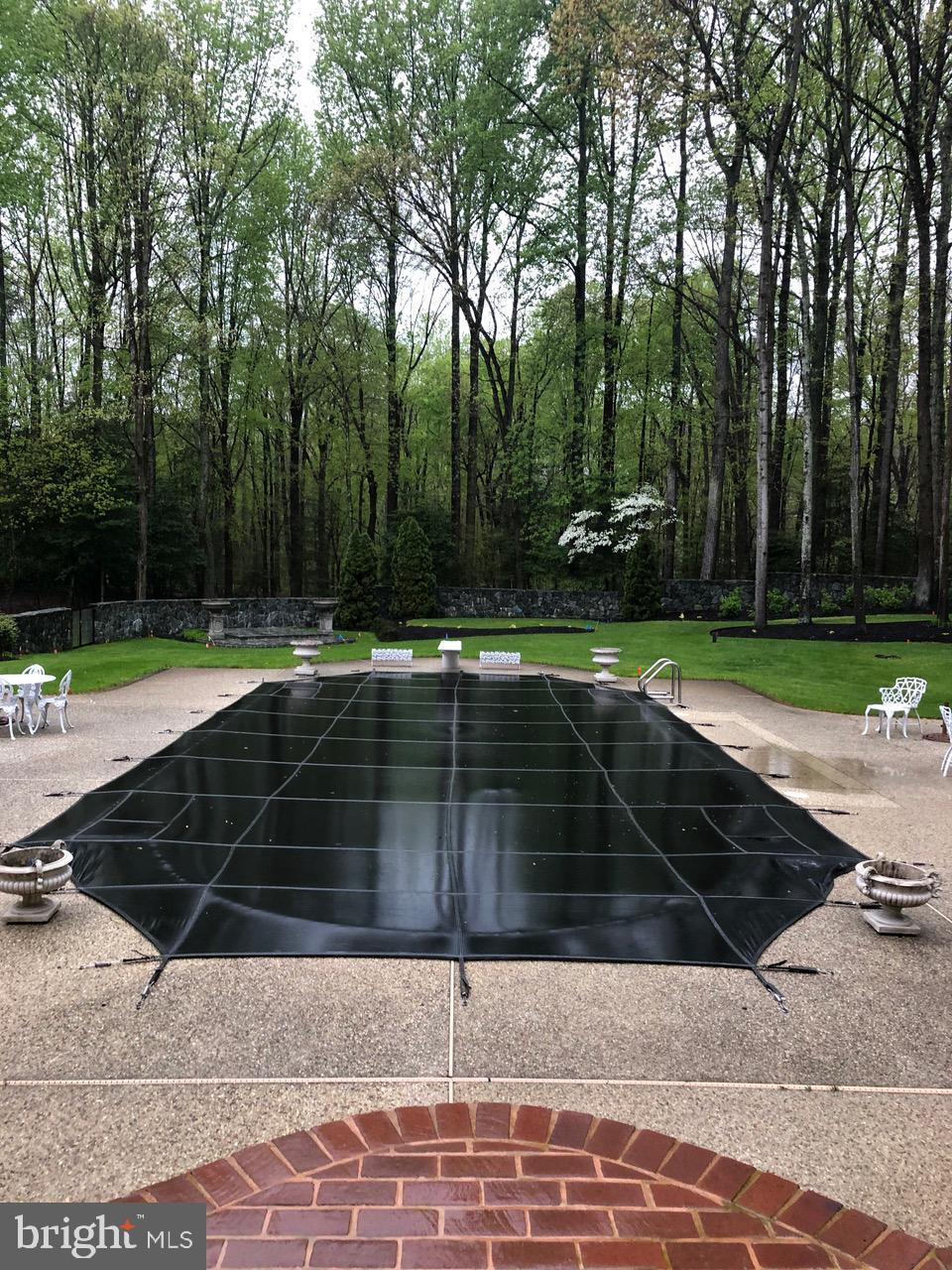 HUNTINGTON WOODS - Residential