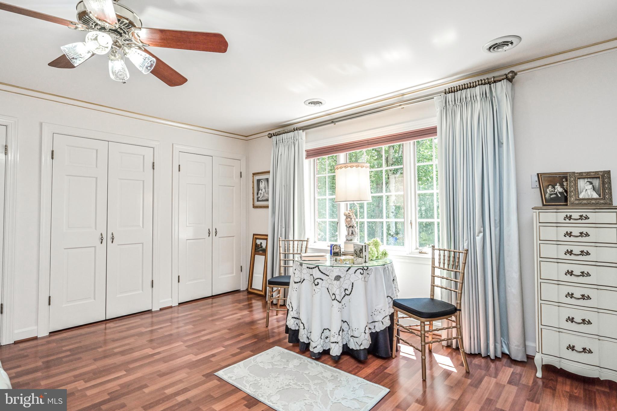 HUNTINGTON WOODS - Residential