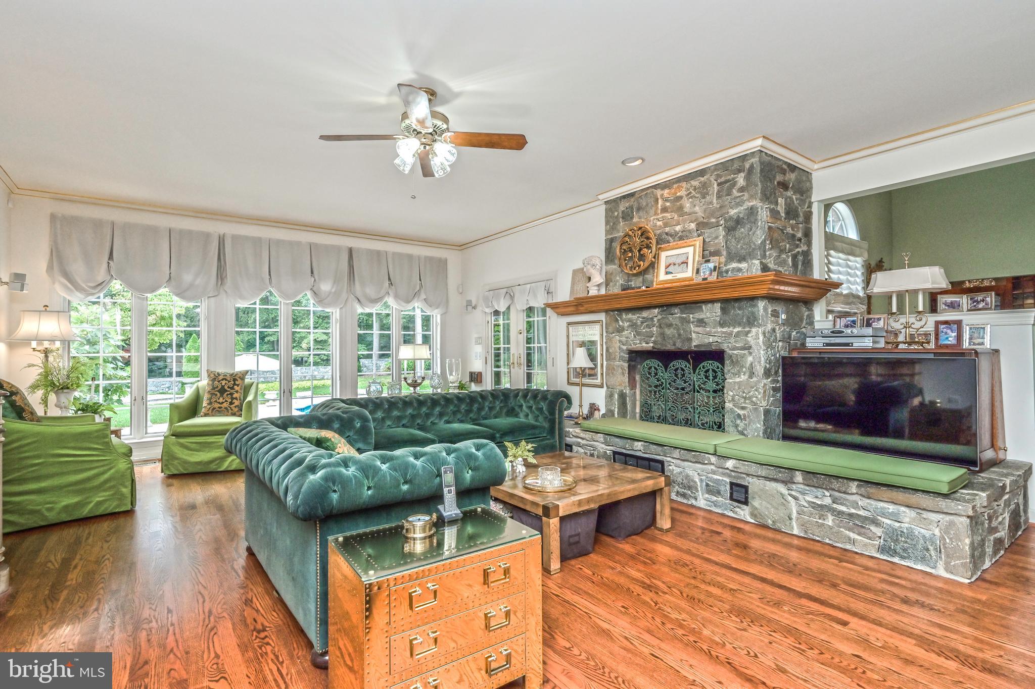 HUNTINGTON WOODS - Residential