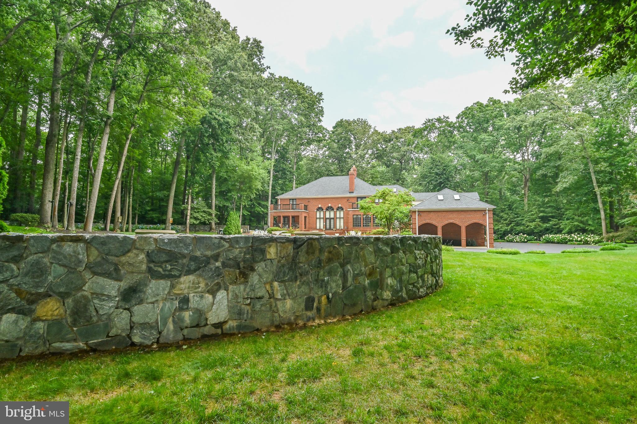 HUNTINGTON WOODS - Residential