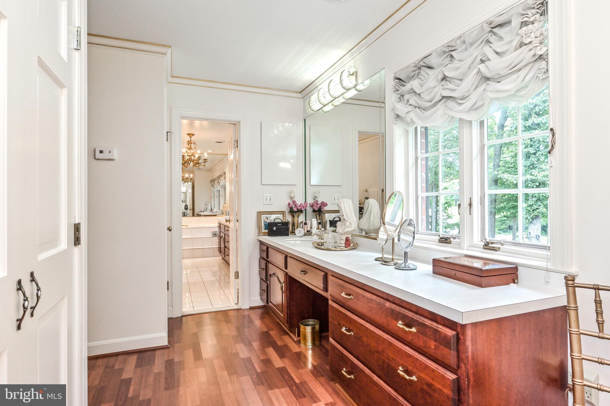 HUNTINGTON WOODS - Residential