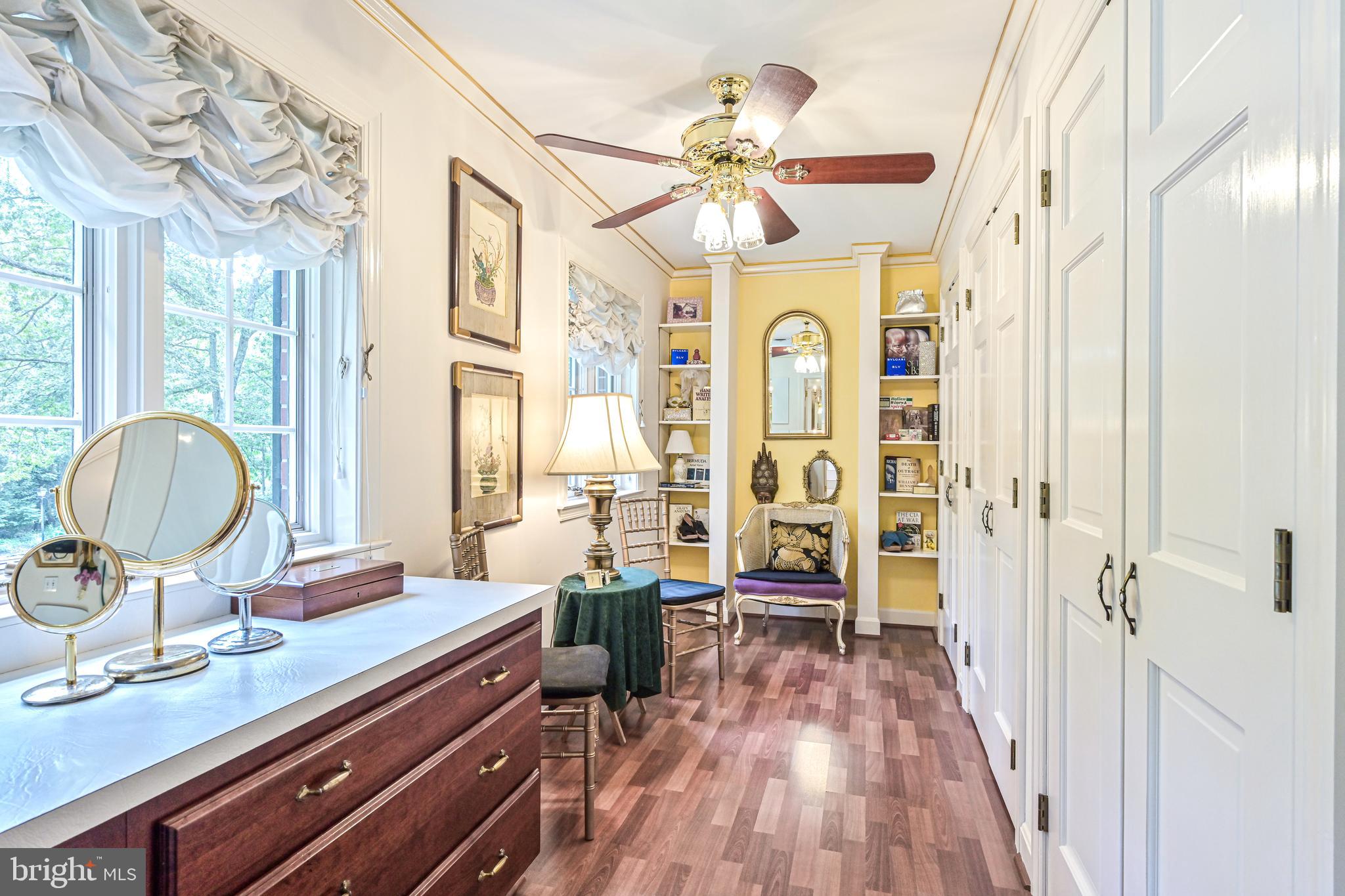 HUNTINGTON WOODS - Residential