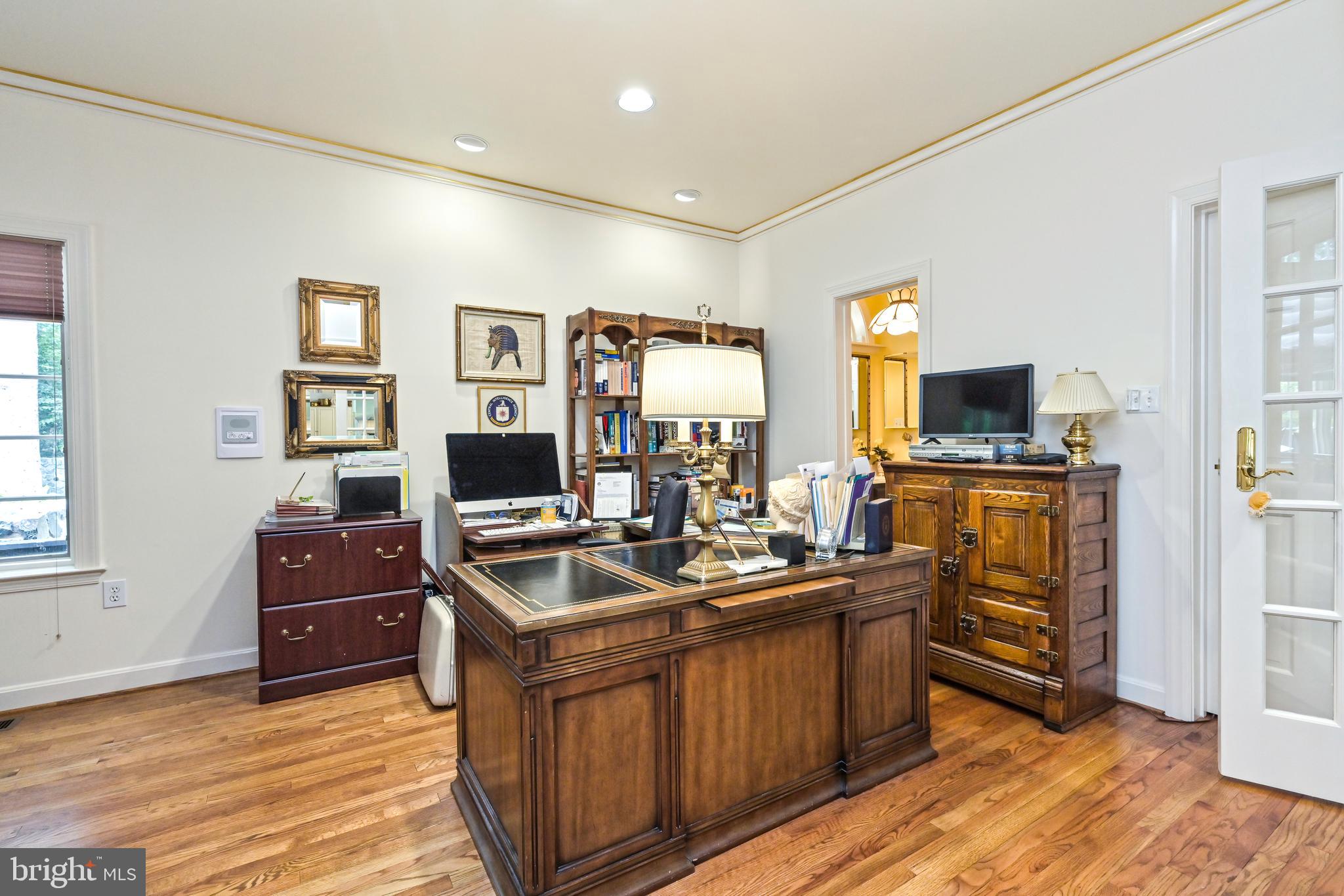 HUNTINGTON WOODS - Residential