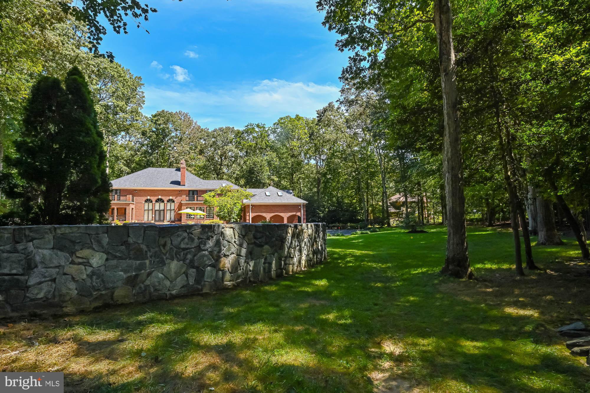 HUNTINGTON WOODS - Residential