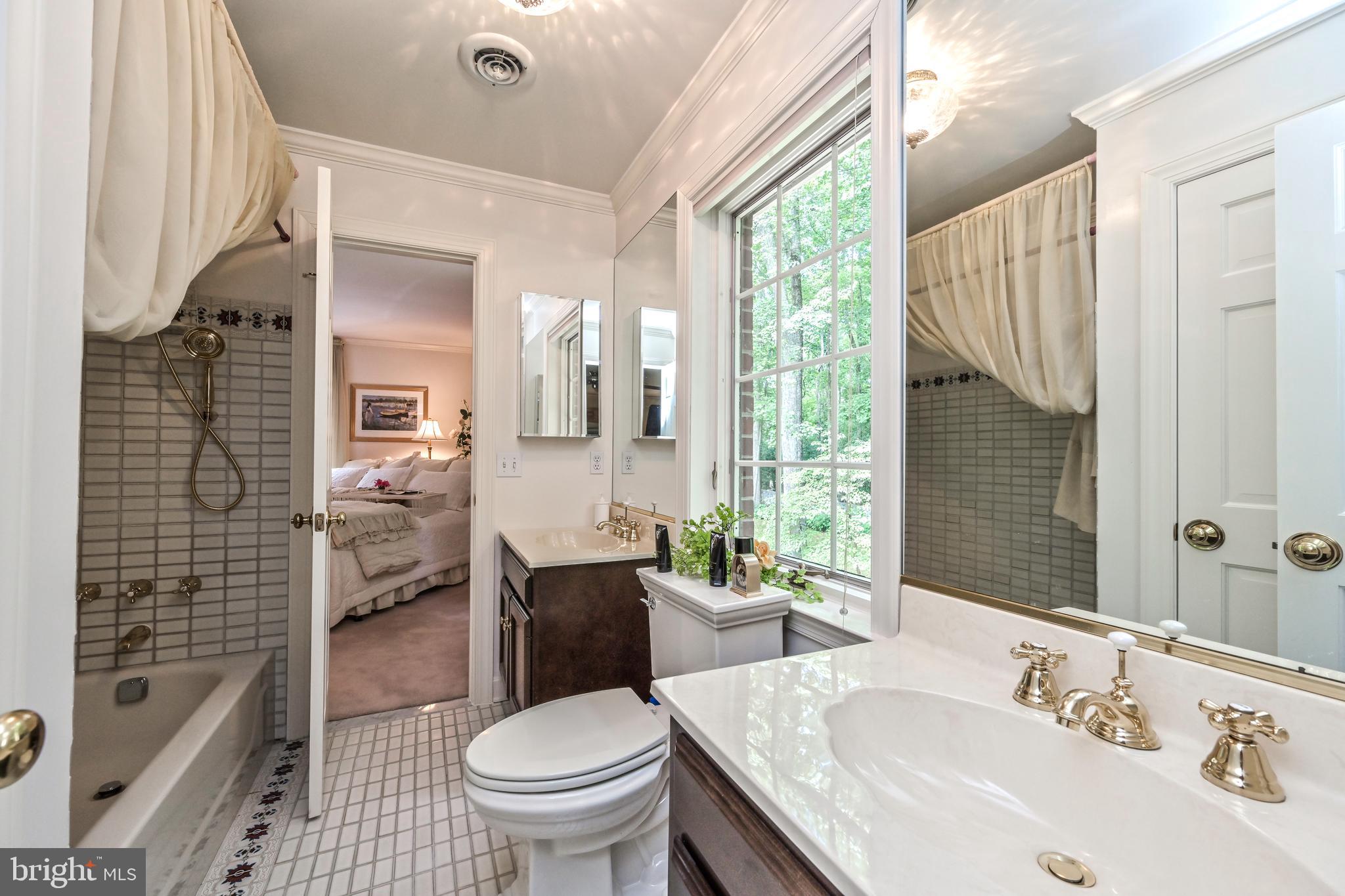 HUNTINGTON WOODS - Residential