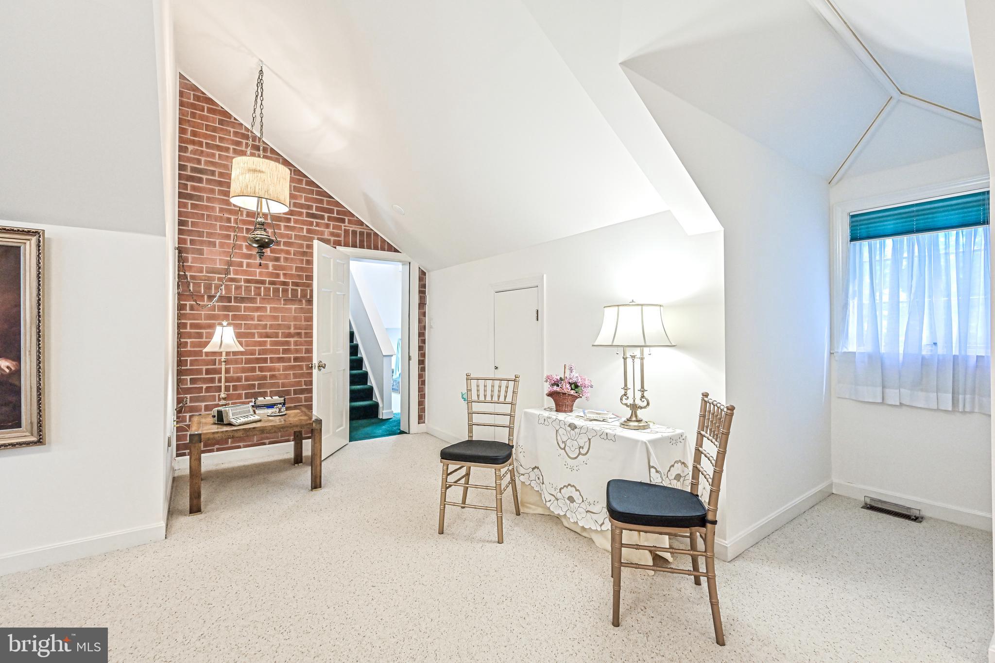 HUNTINGTON WOODS - Residential