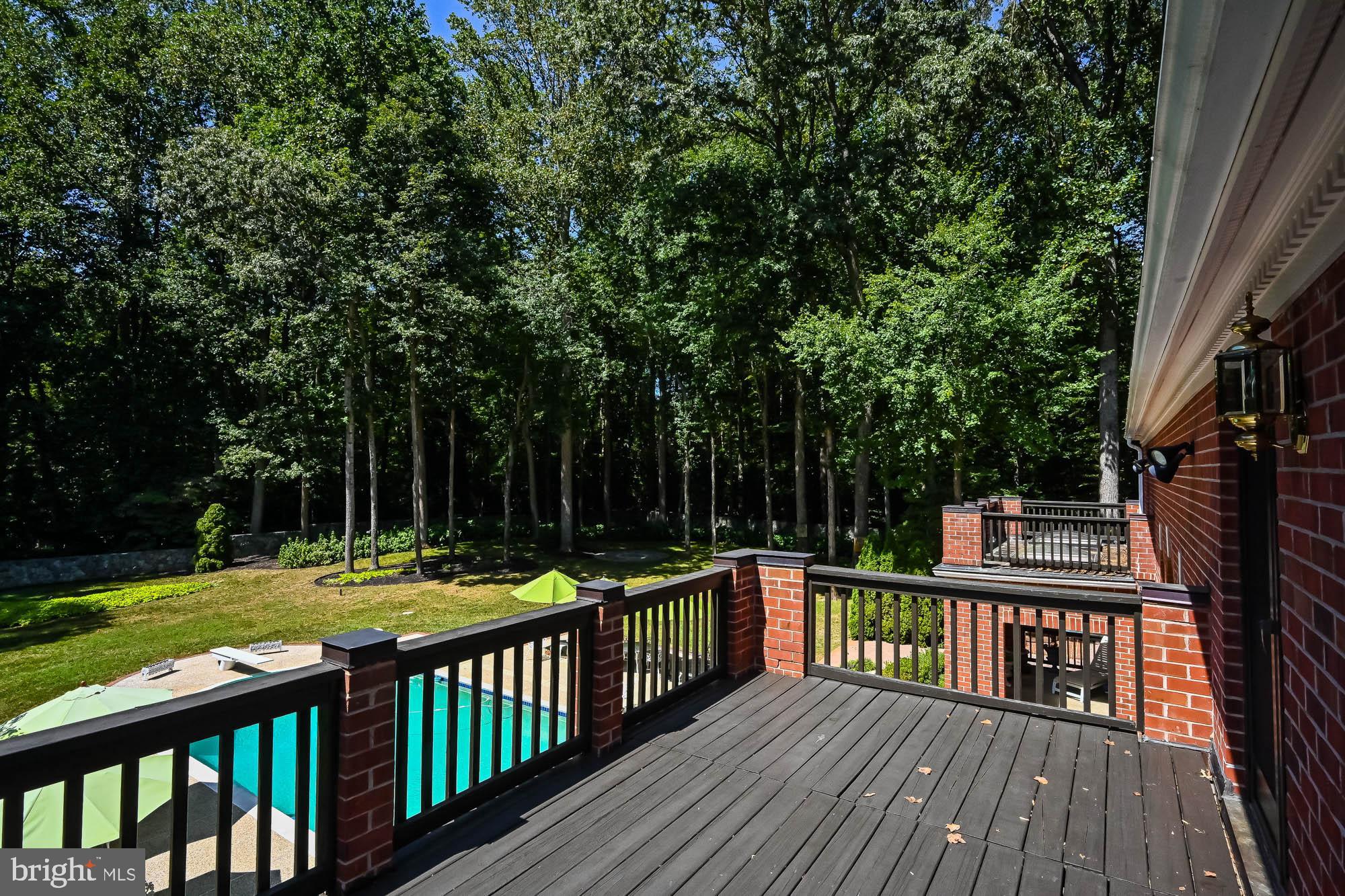 HUNTINGTON WOODS - Residential