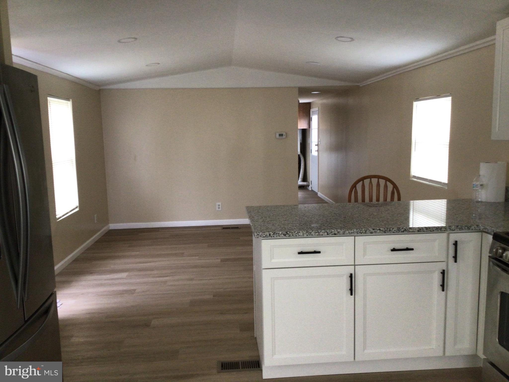 BREEZY ACRES - Residential