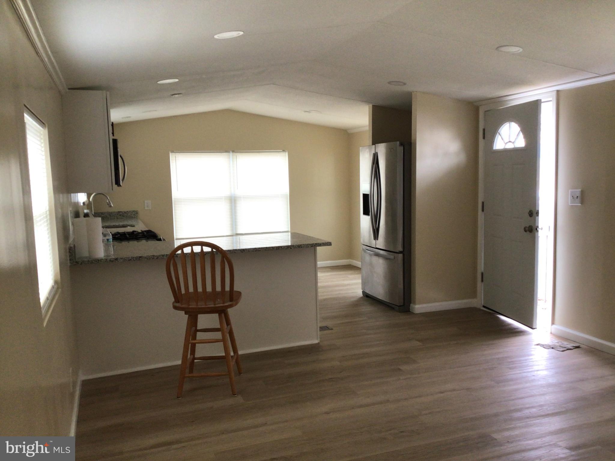 BREEZY ACRES - Residential