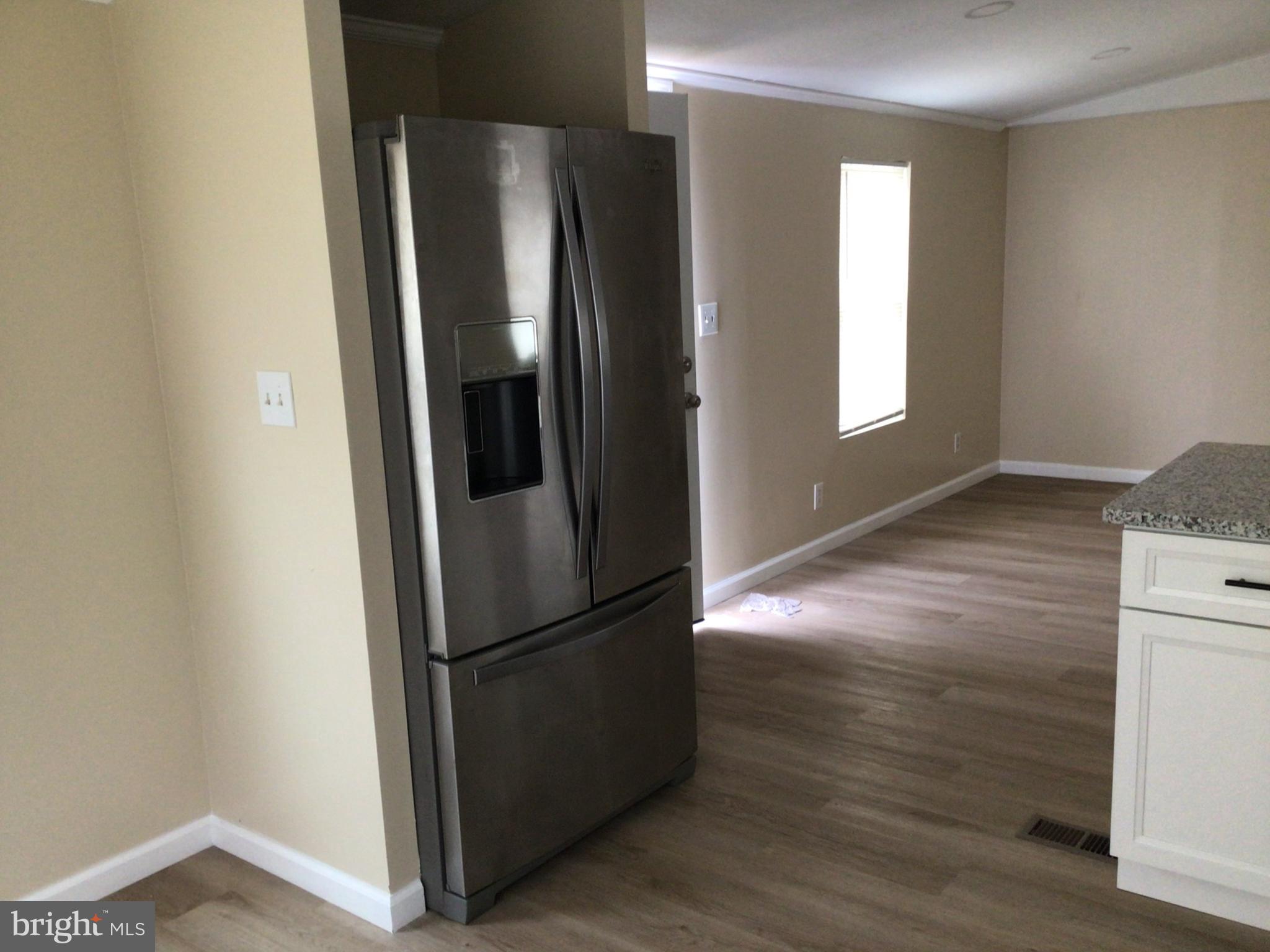 BREEZY ACRES - Residential