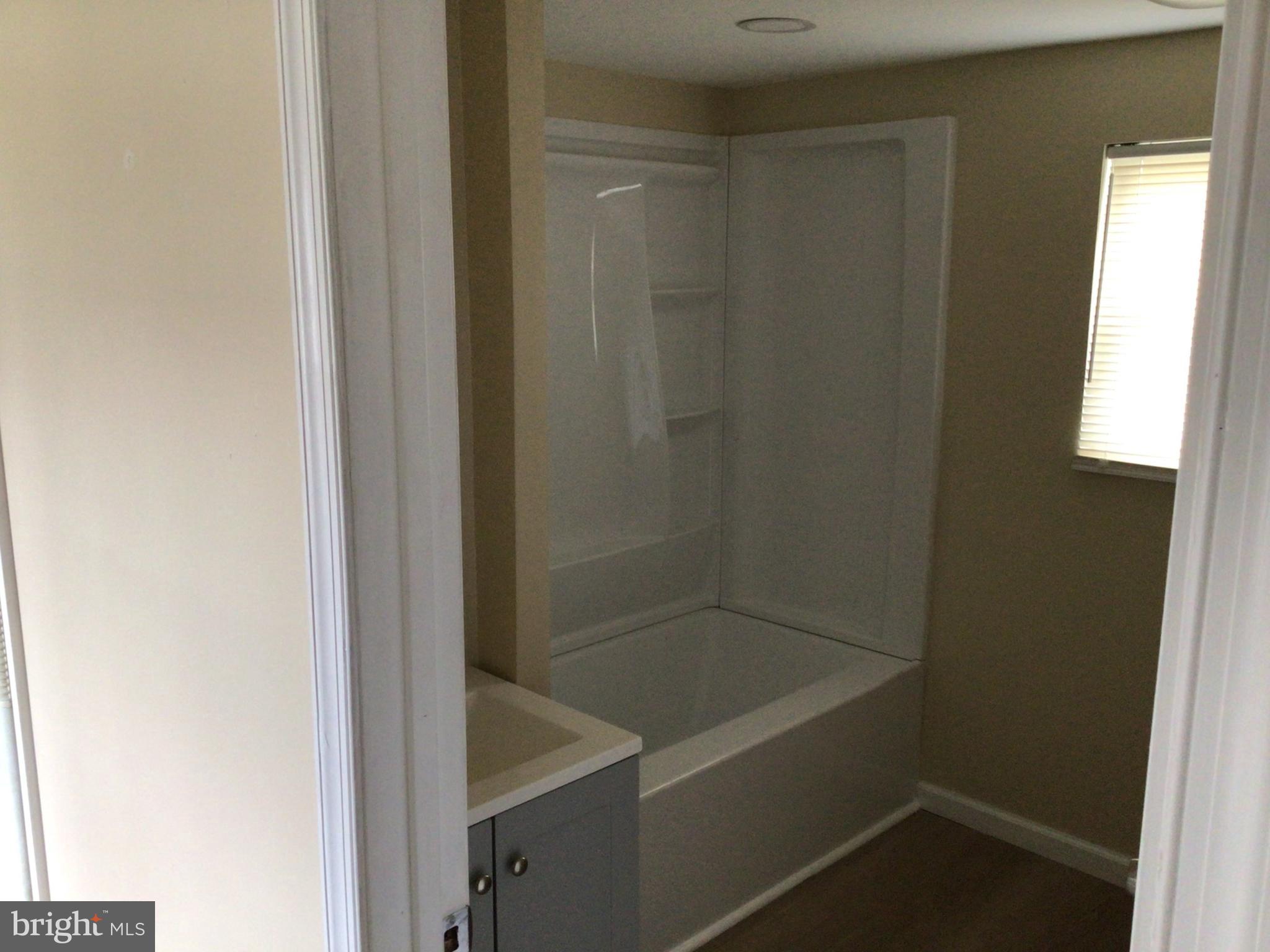 BREEZY ACRES - Residential