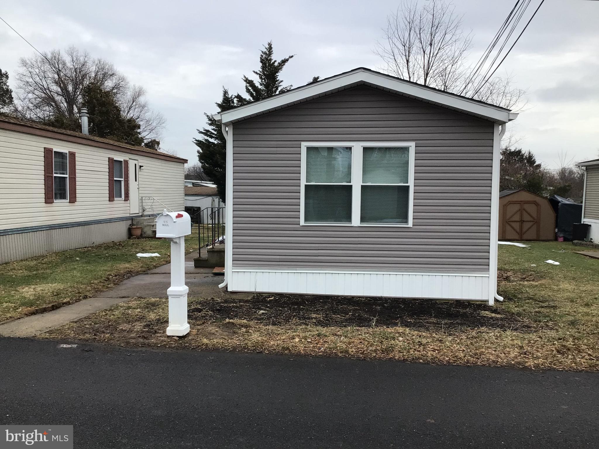 BREEZY ACRES - Residential