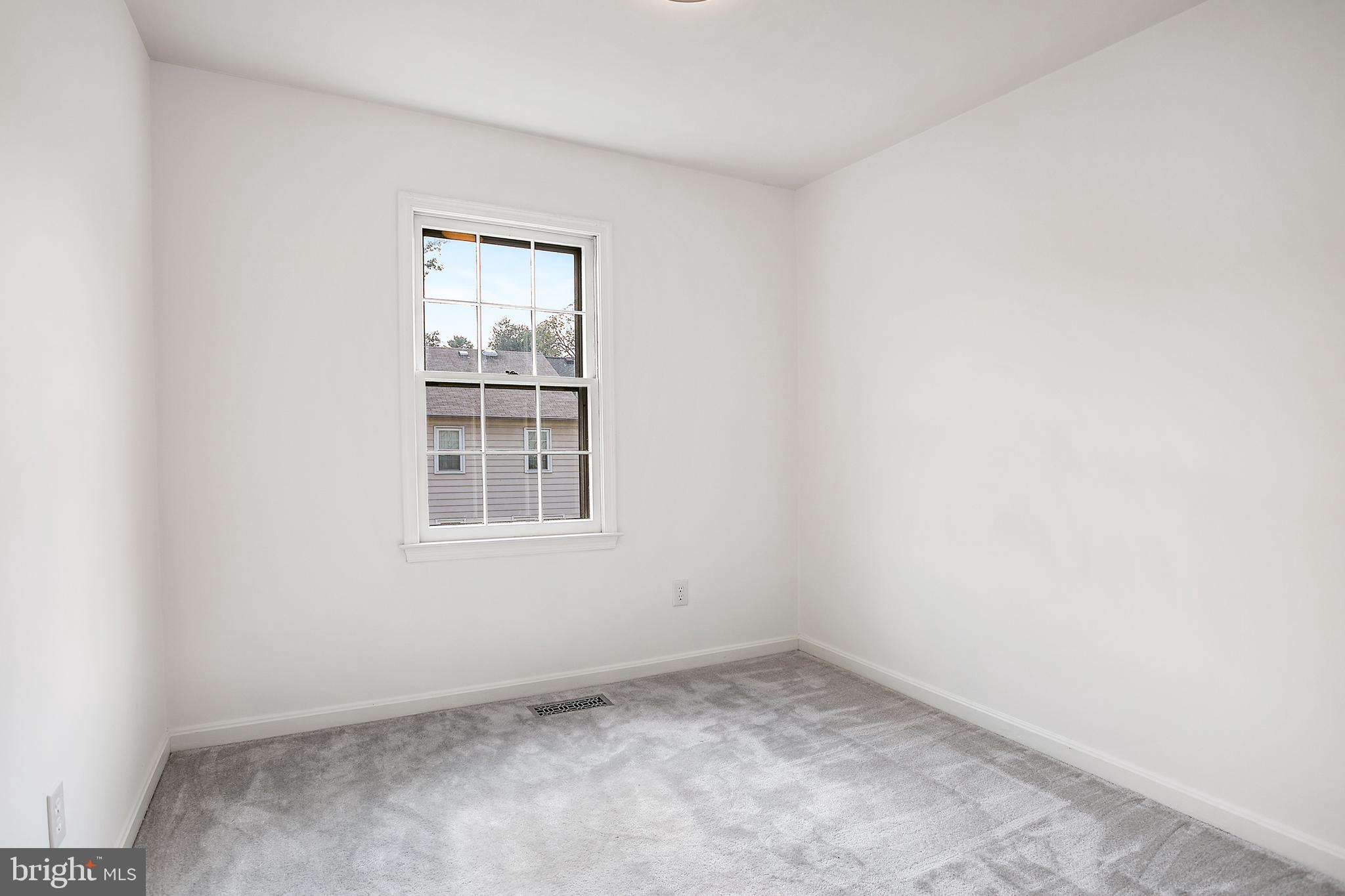 VILLAGE PARK - Residential