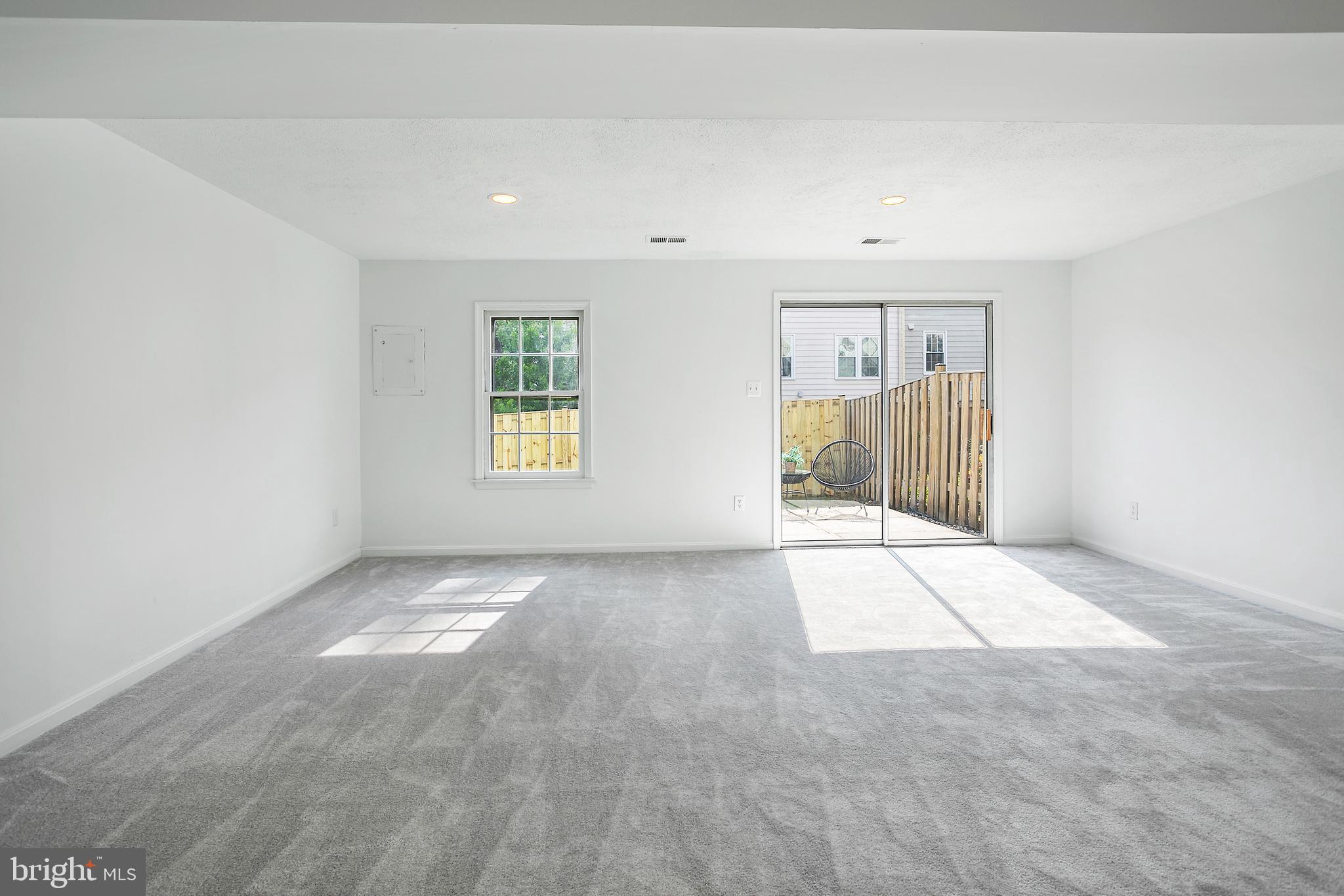 VILLAGE PARK - Residential