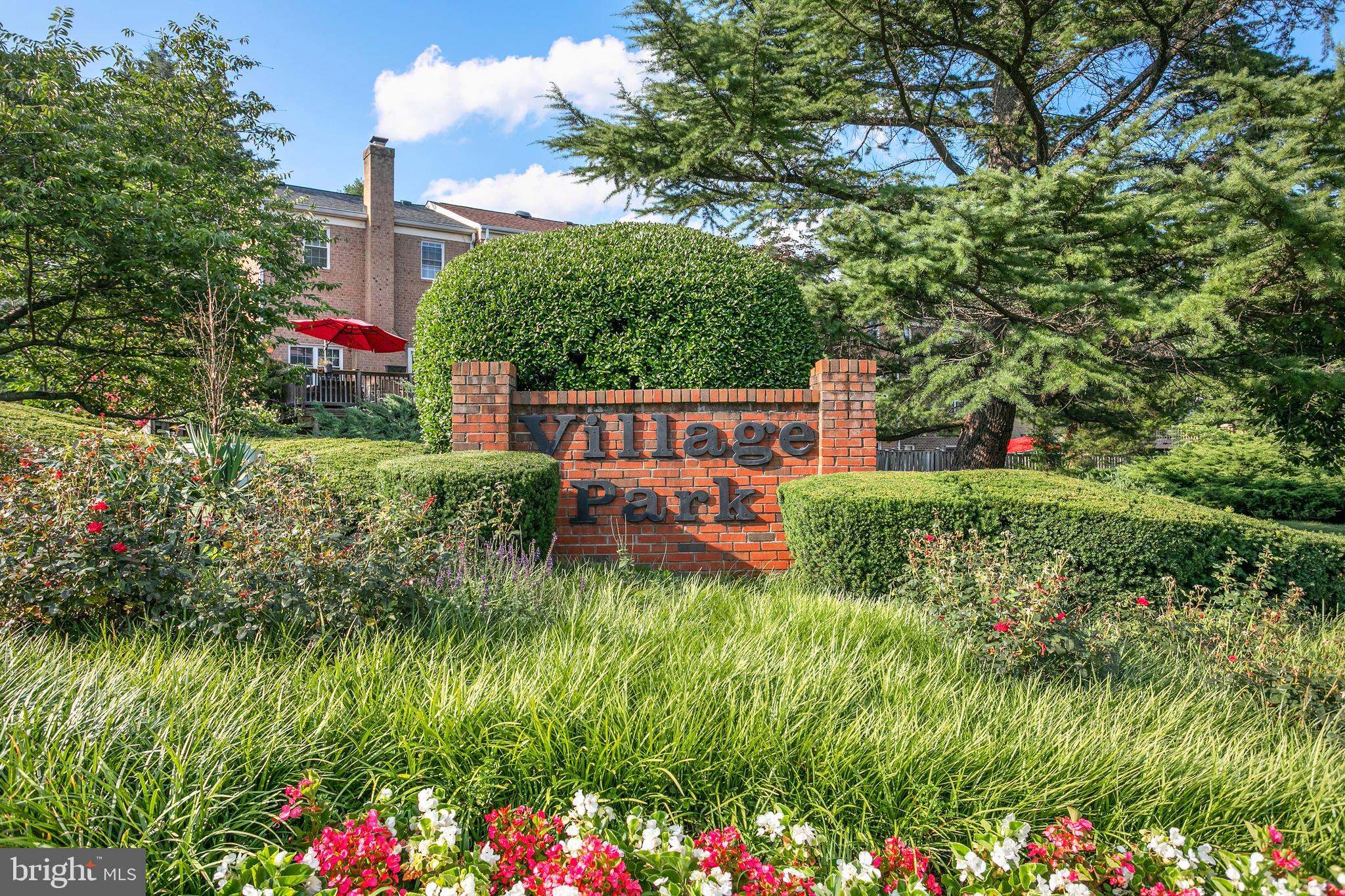 VILLAGE PARK - Residential