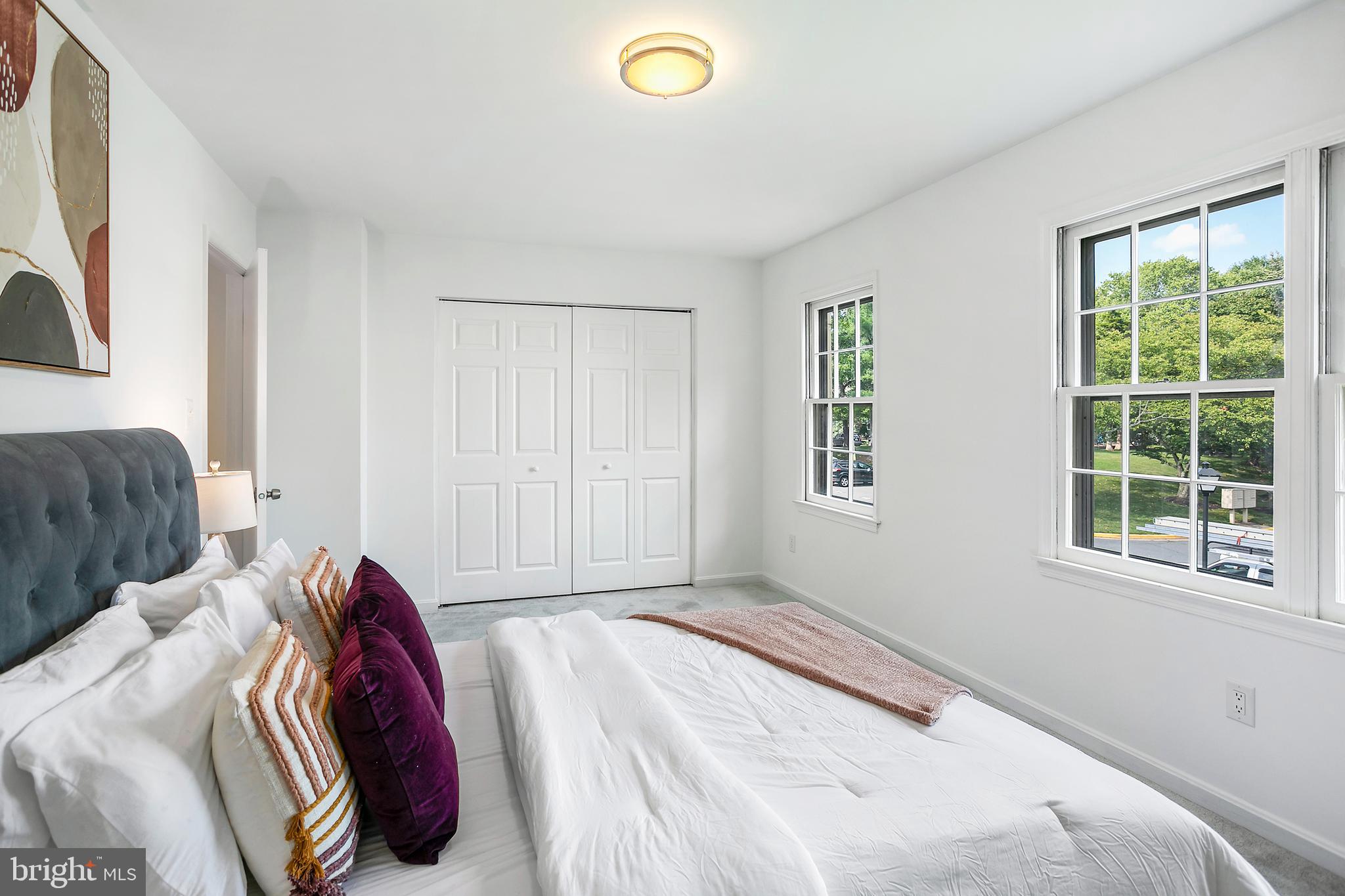 VILLAGE PARK - Residential