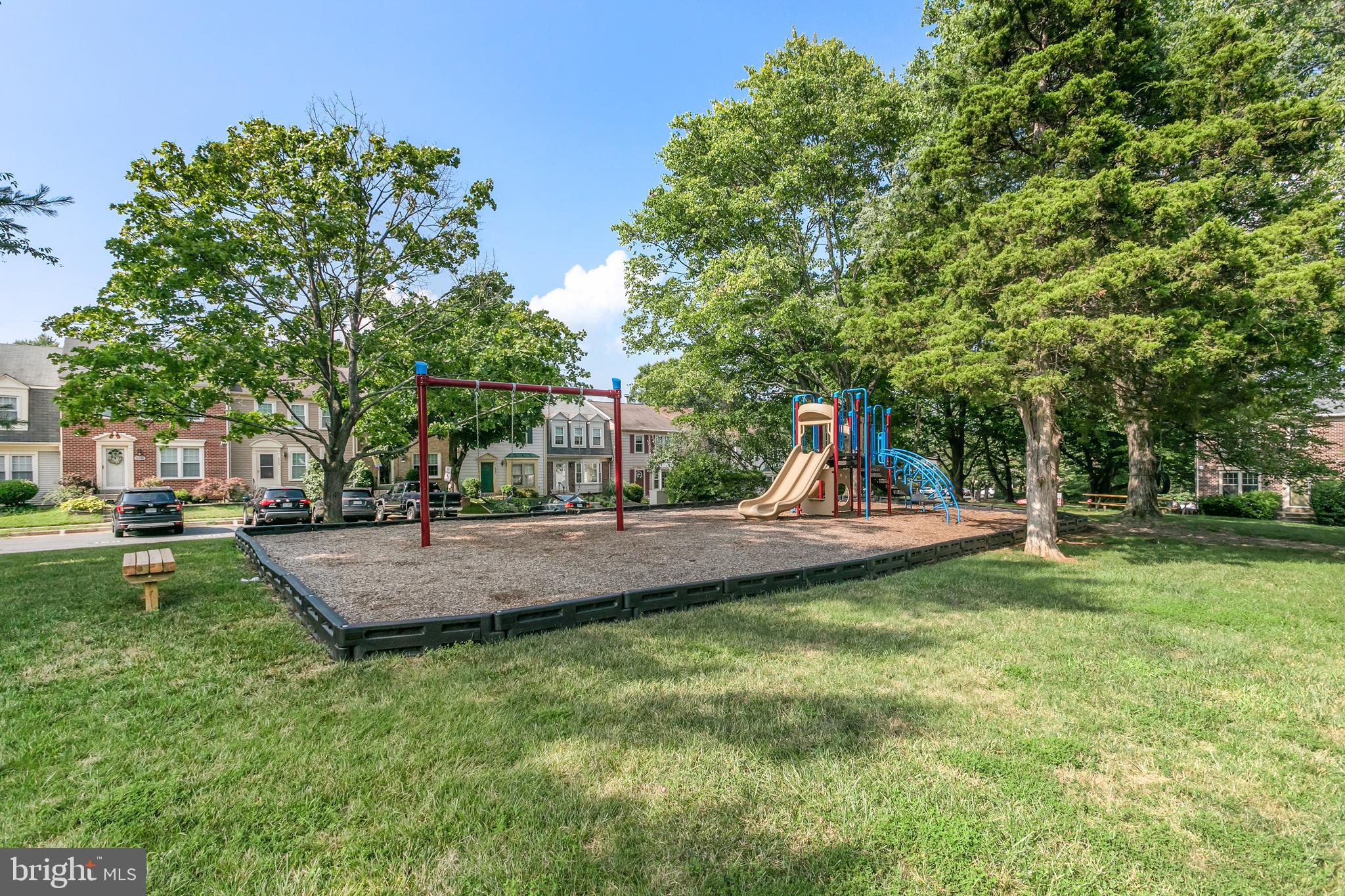 VILLAGE PARK - Residential