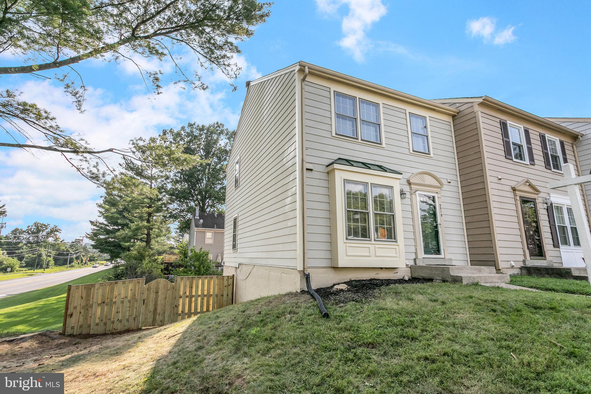 VILLAGE PARK - Residential