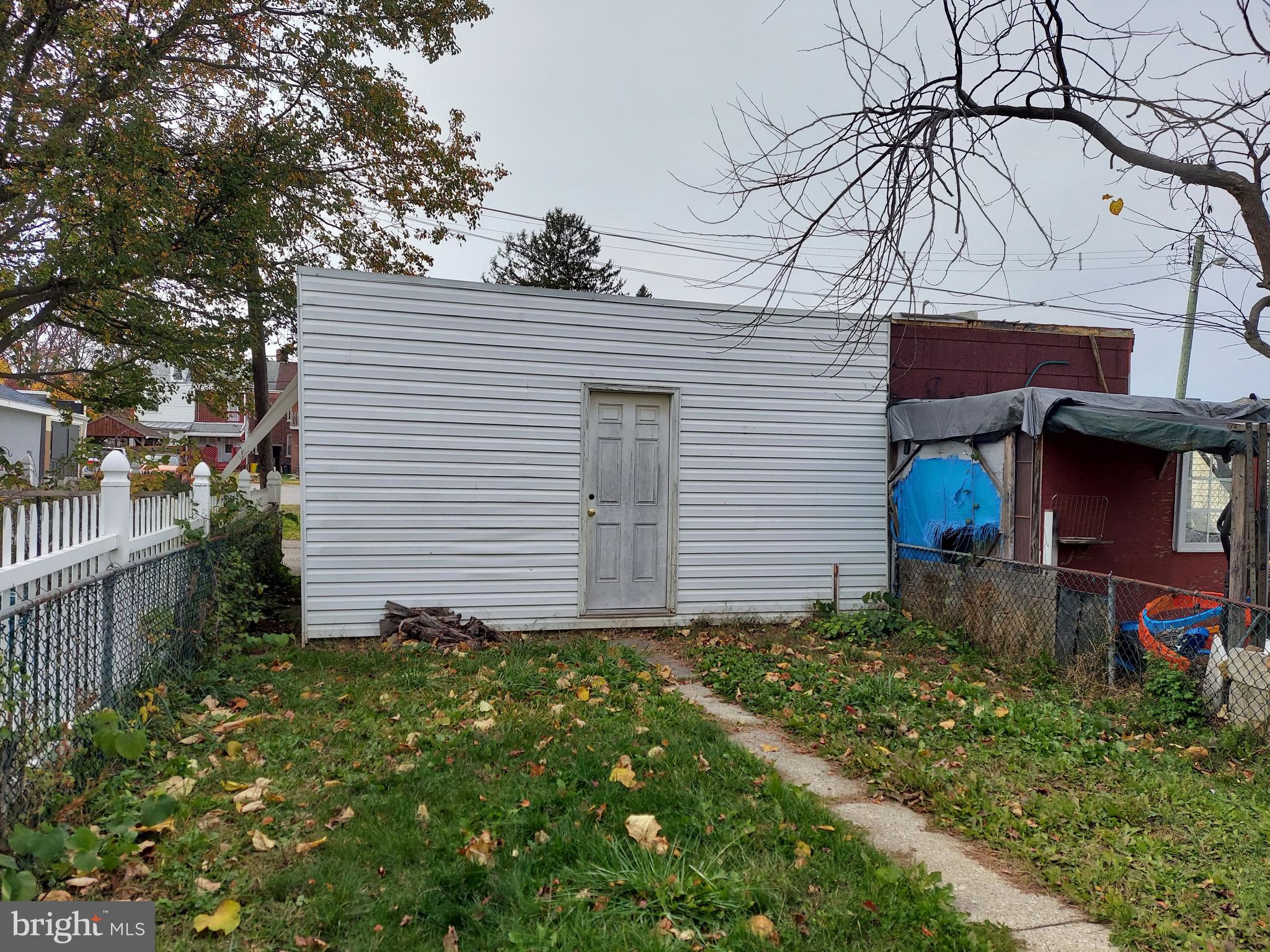 BOB HOFFMAN COMPLEX - Residential