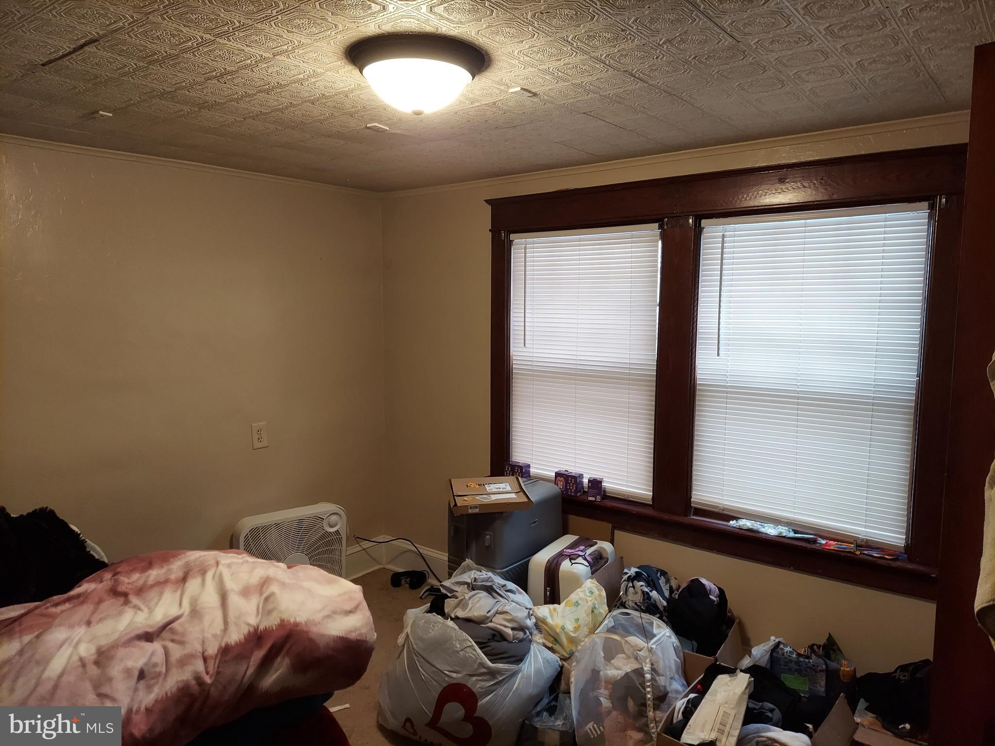 BOB HOFFMAN COMPLEX - Residential