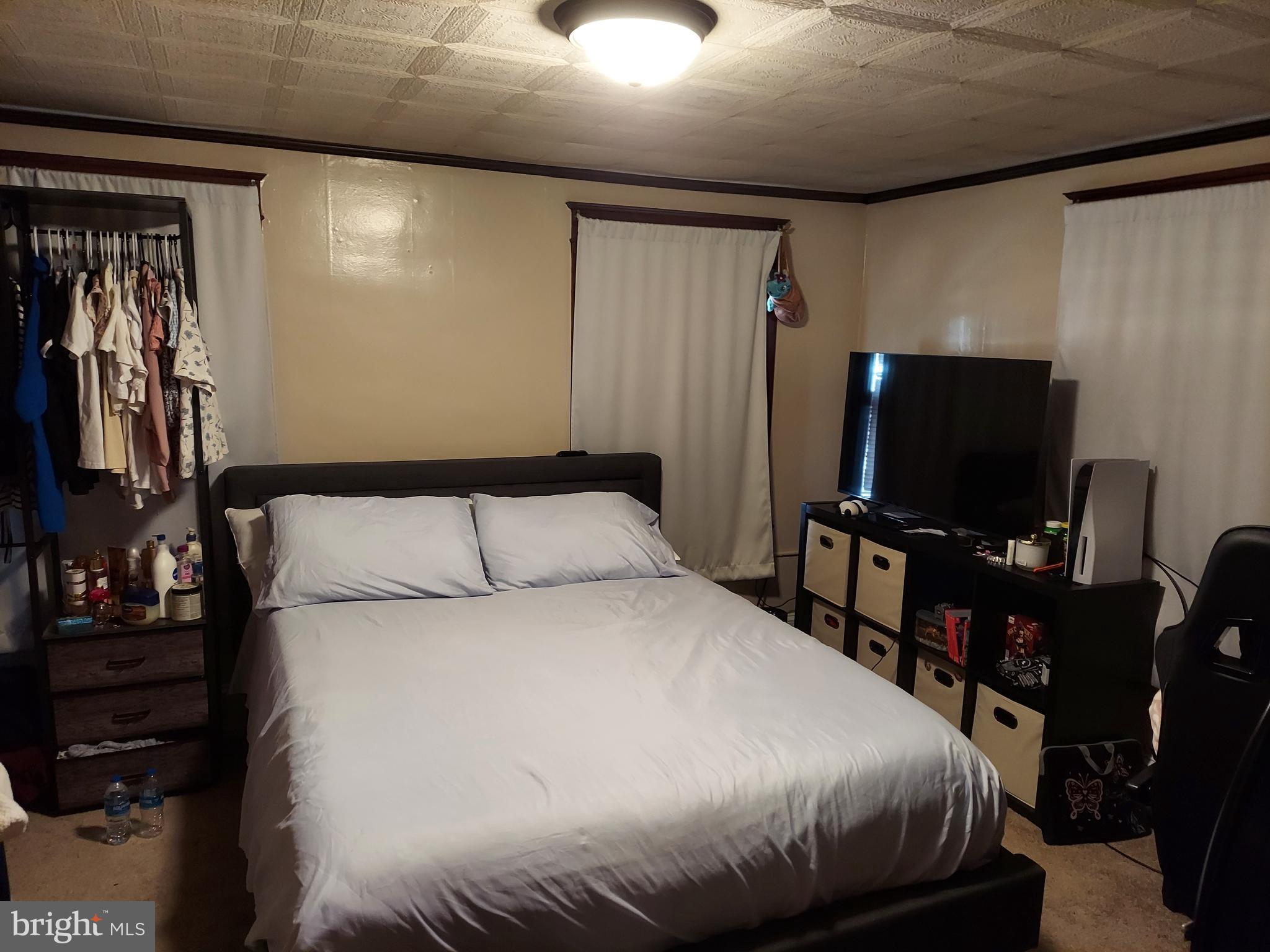 BOB HOFFMAN COMPLEX - Residential