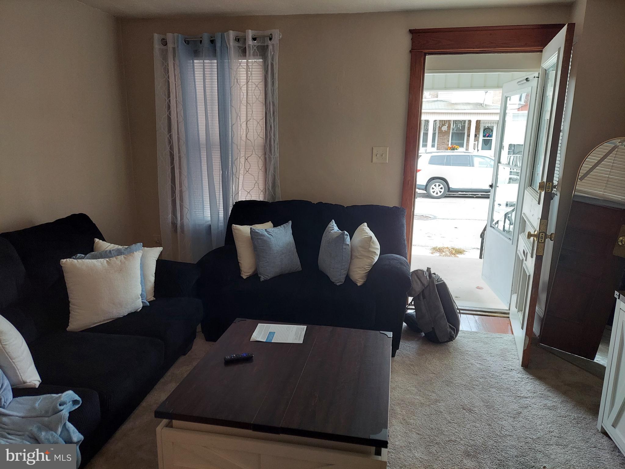 BOB HOFFMAN COMPLEX - Residential