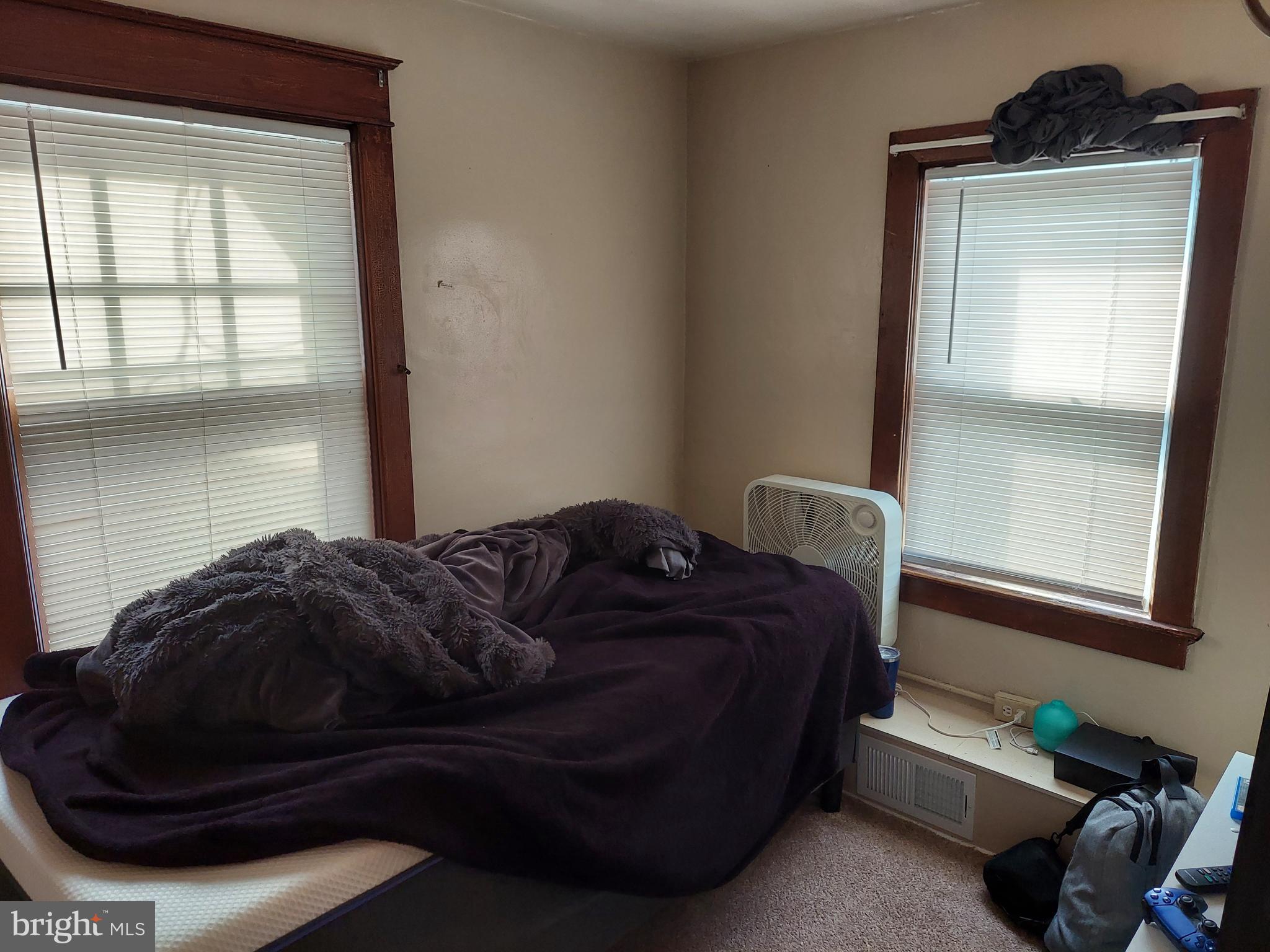 BOB HOFFMAN COMPLEX - Residential