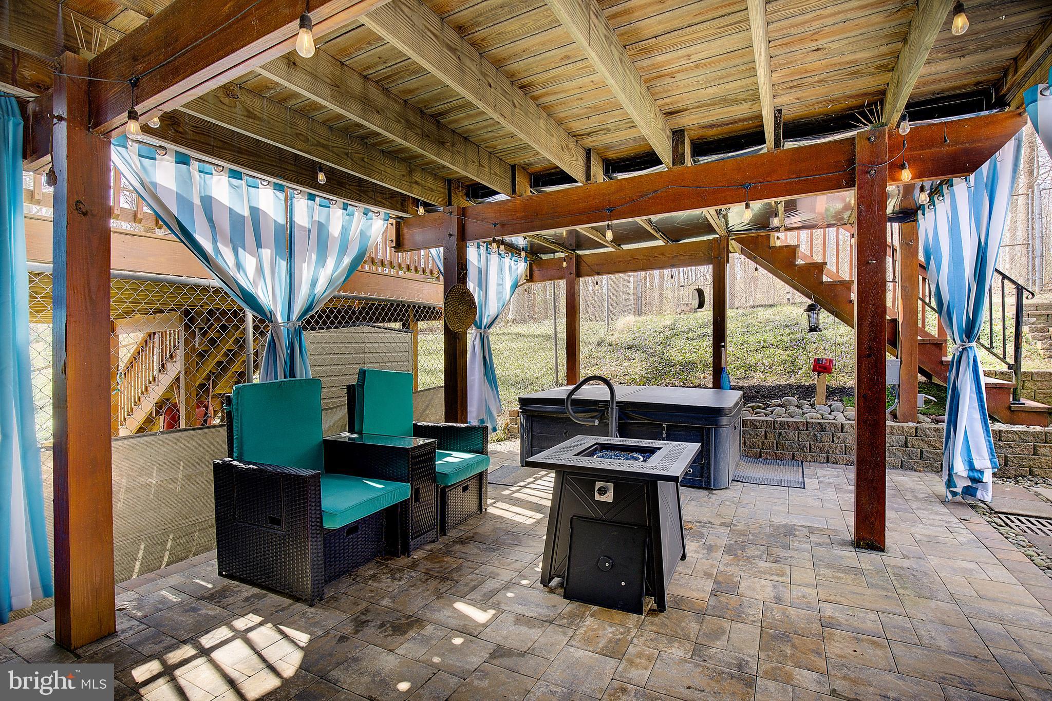 FOUR SEASONS ESTATES - Residential