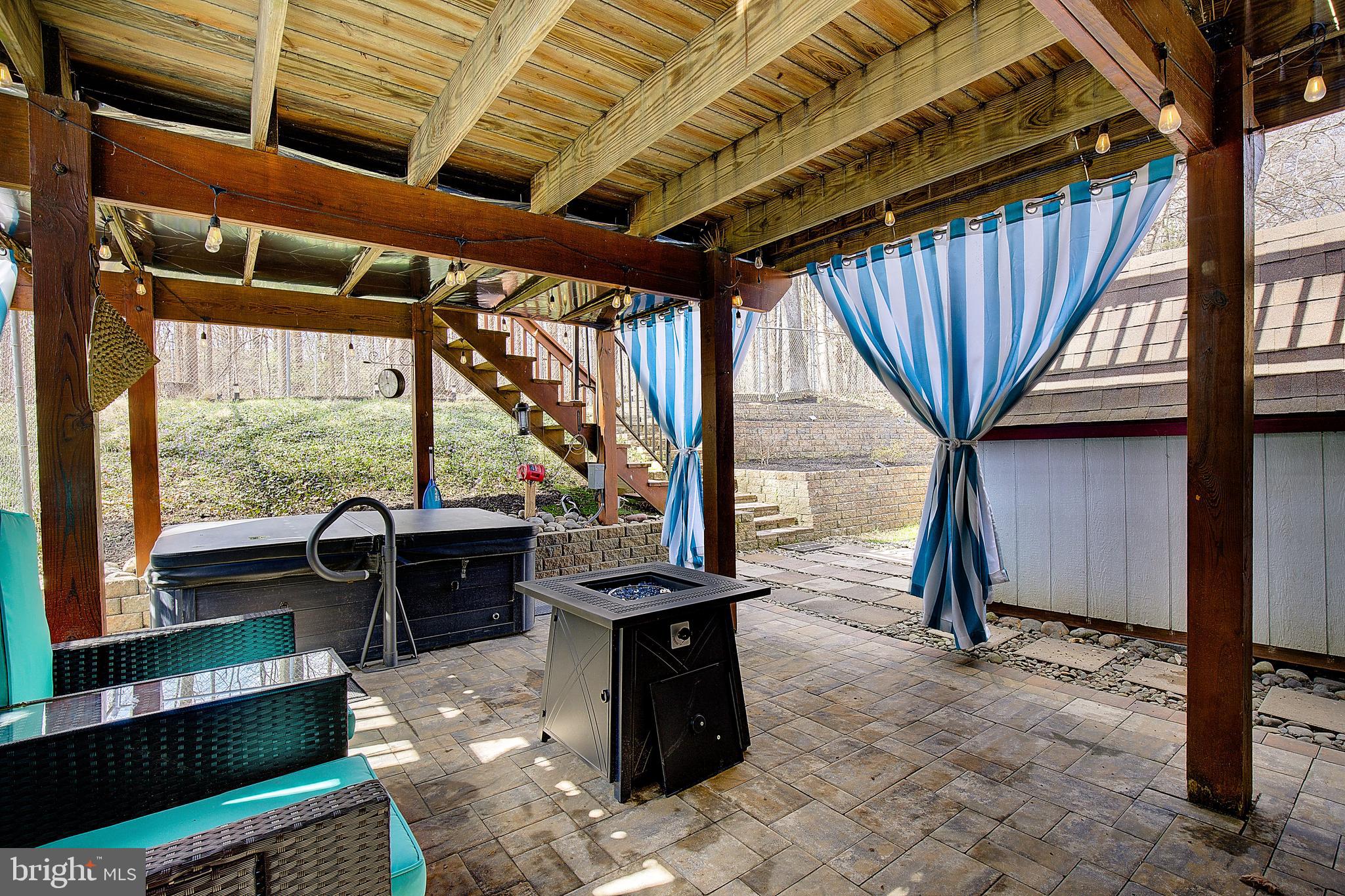 FOUR SEASONS ESTATES - Residential