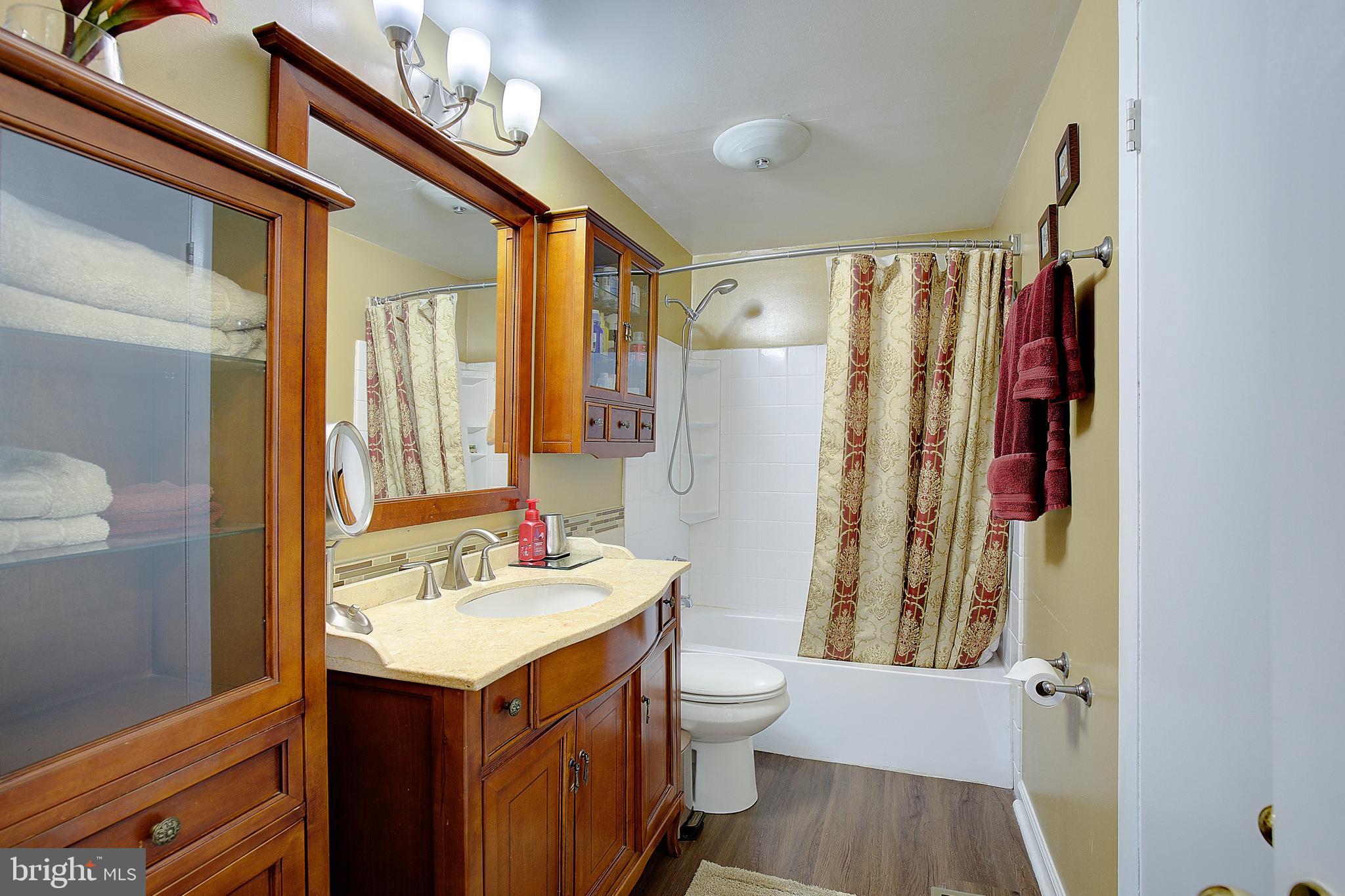 FOUR SEASONS ESTATES - Residential