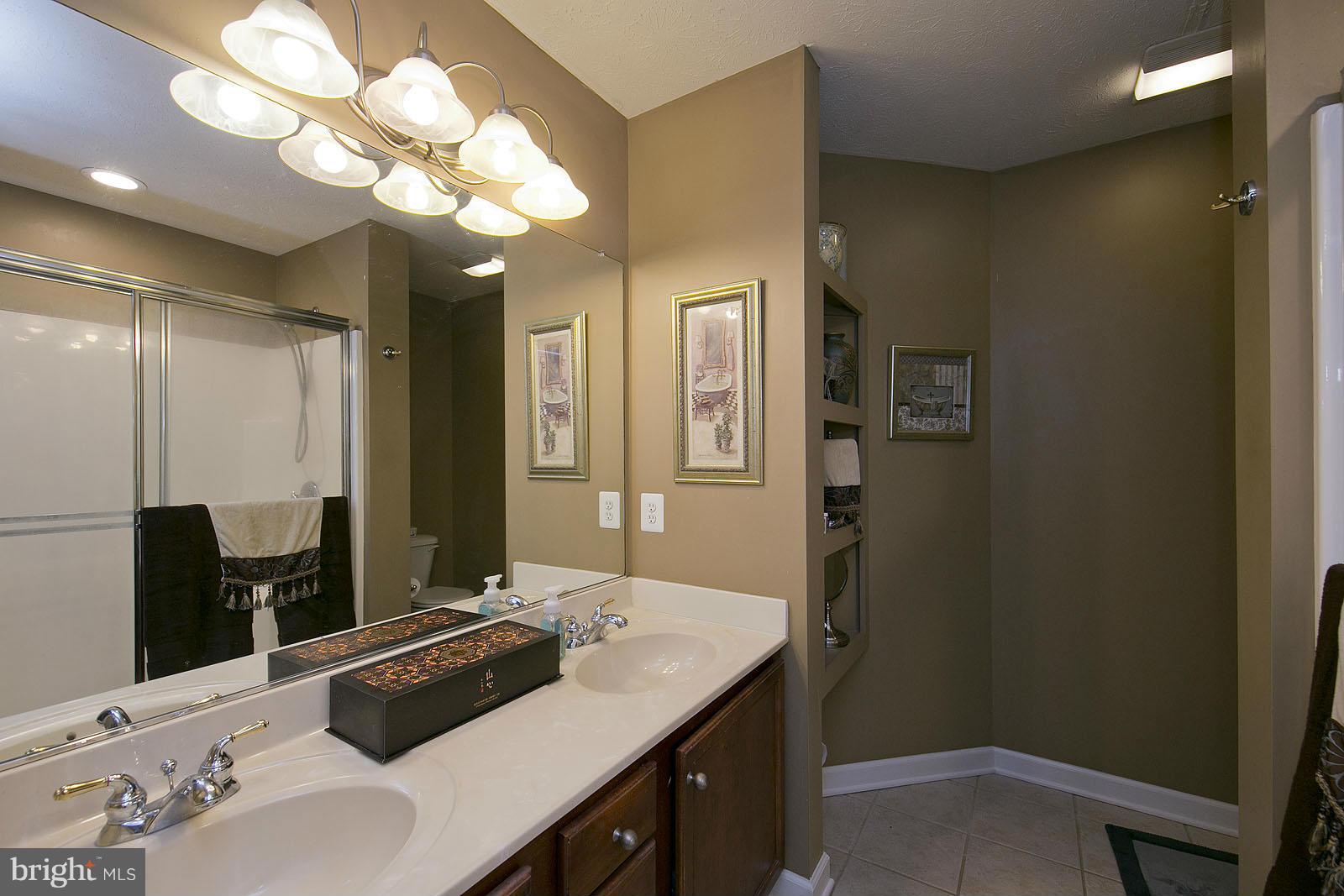 FOUNDERS LANDING - Residential