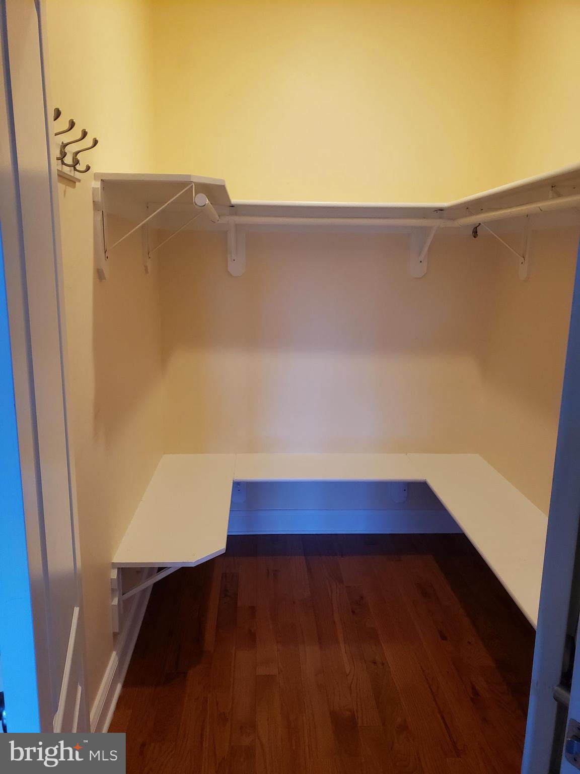 ANNANDALE ACRES - Residential Lease