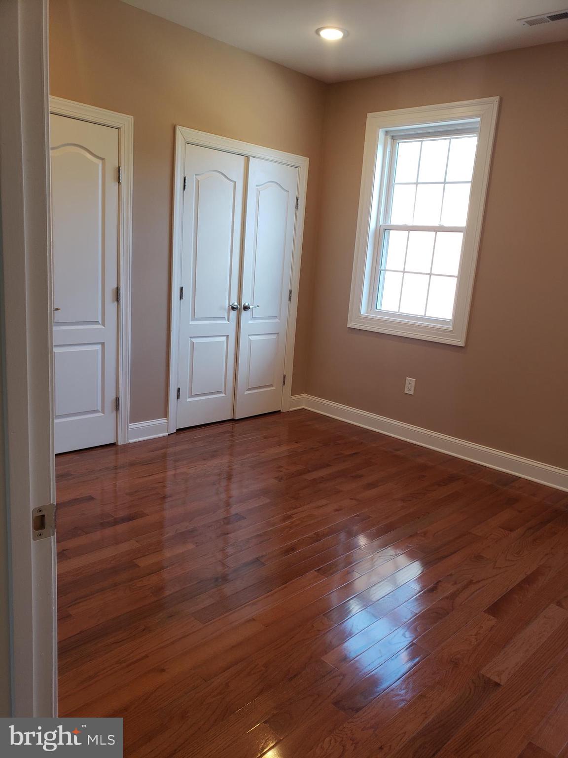 ANNANDALE ACRES - Residential Lease