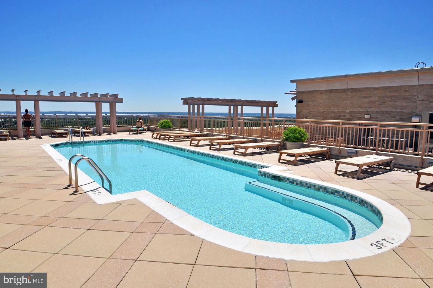 RESIDENCES AT LIBERTY CENTER - Residential Lease