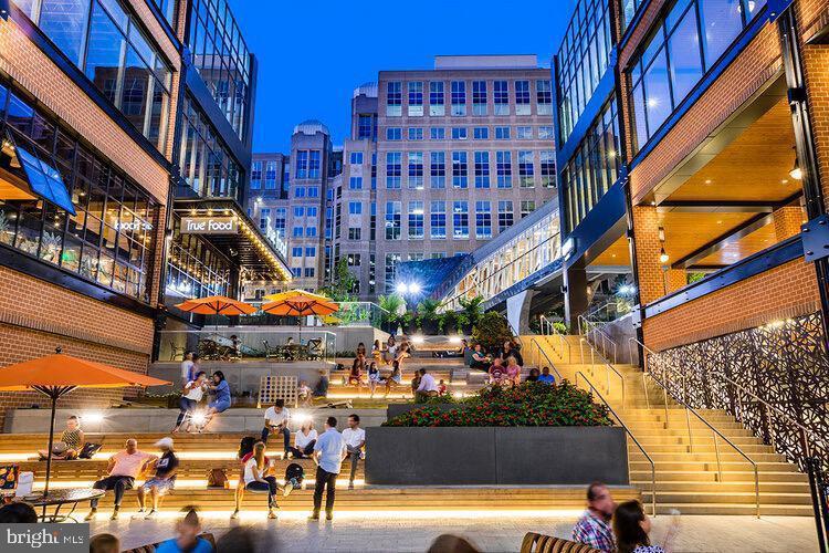 RESIDENCES AT LIBERTY CENTER - Residential Lease