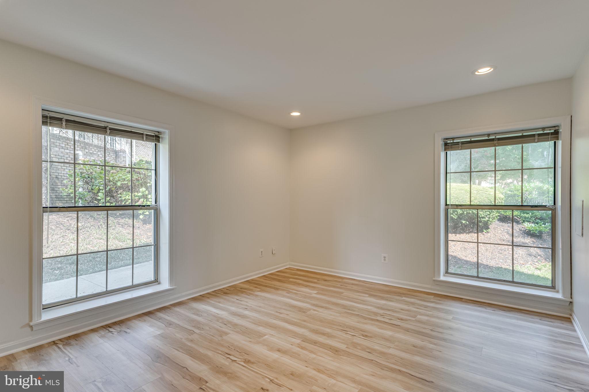 CHATEAUX CONDO - Residential Lease