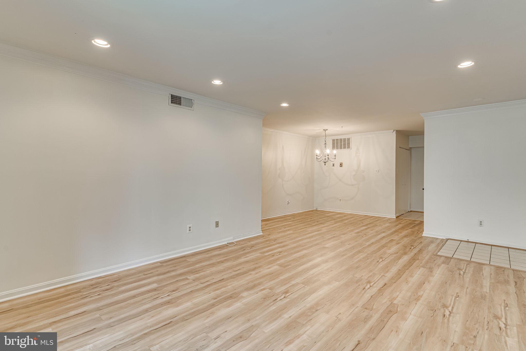 CHATEAUX CONDO - Residential Lease