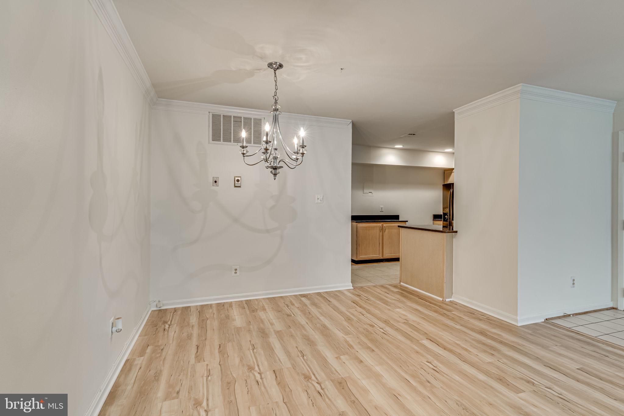 CHATEAUX CONDO - Residential Lease