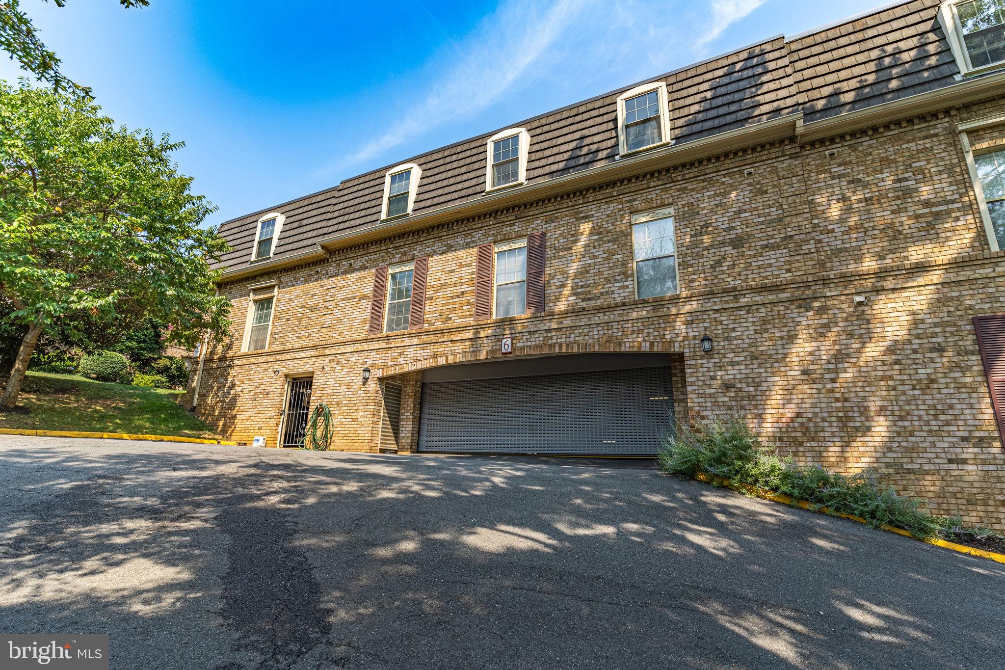 CHATEAUX CONDO - Residential Lease