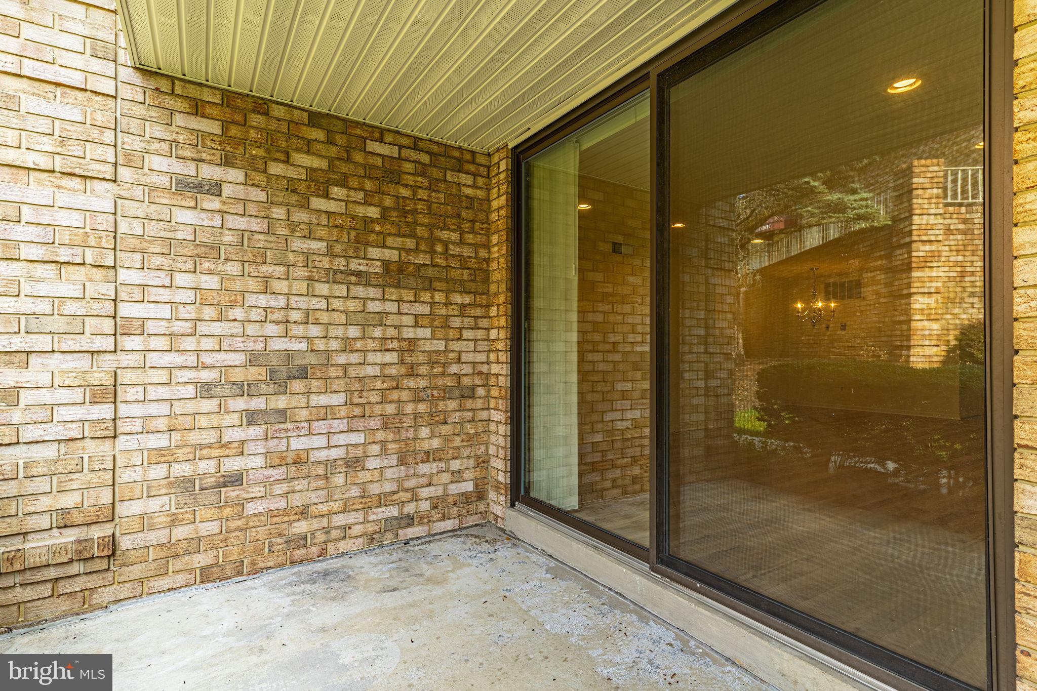 CHATEAUX CONDO - Residential Lease