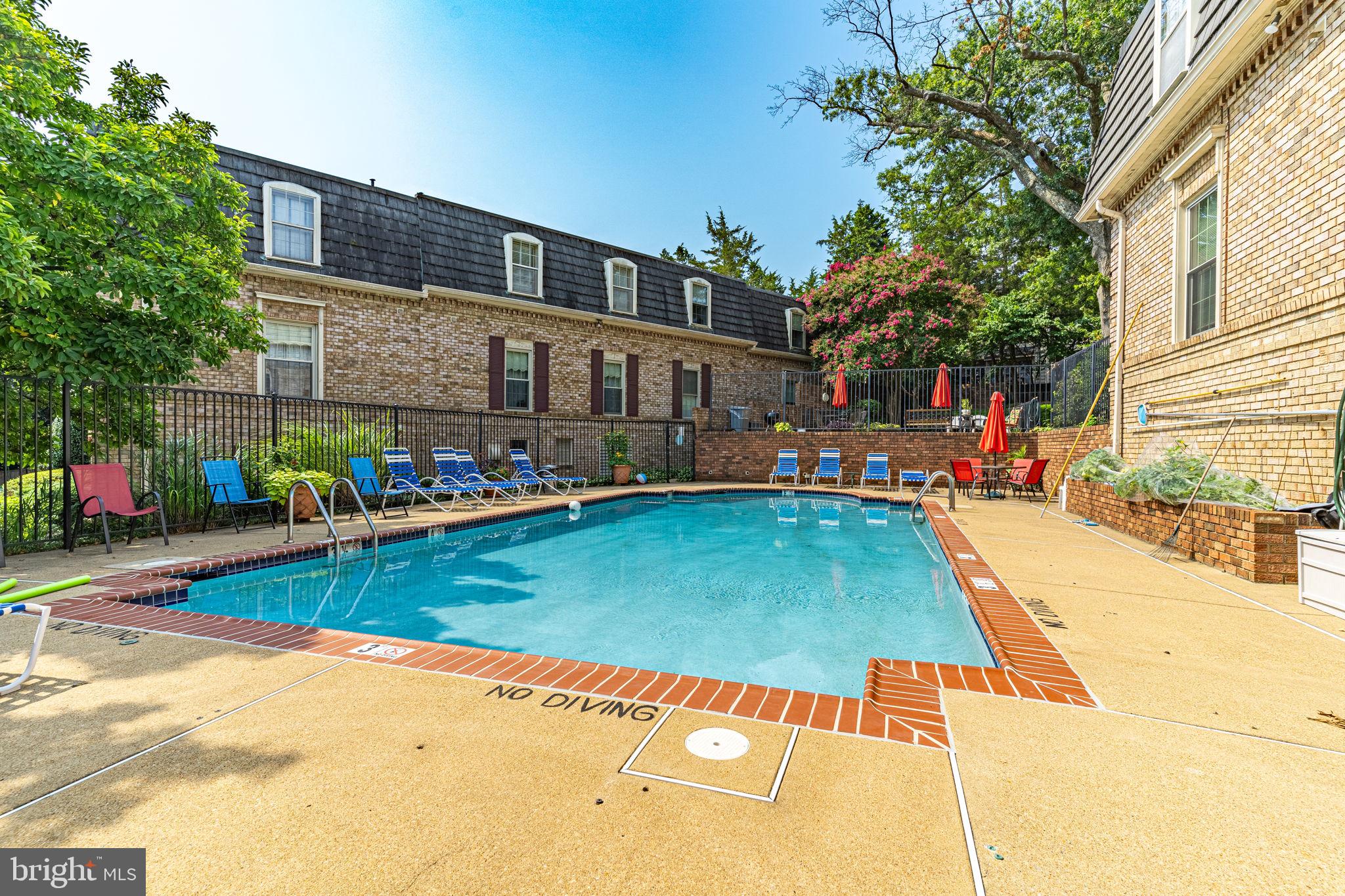 CHATEAUX CONDO - Residential Lease