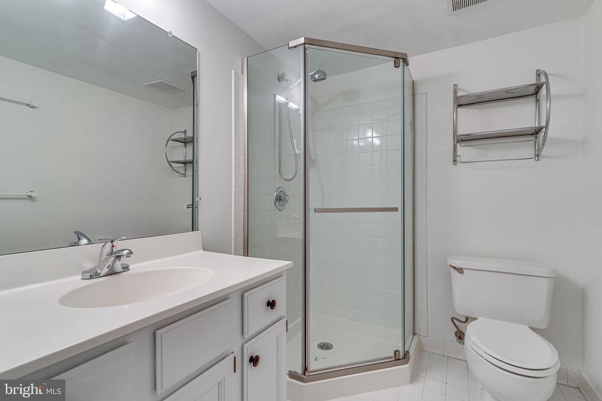 CHATEAUX CONDO - Residential Lease