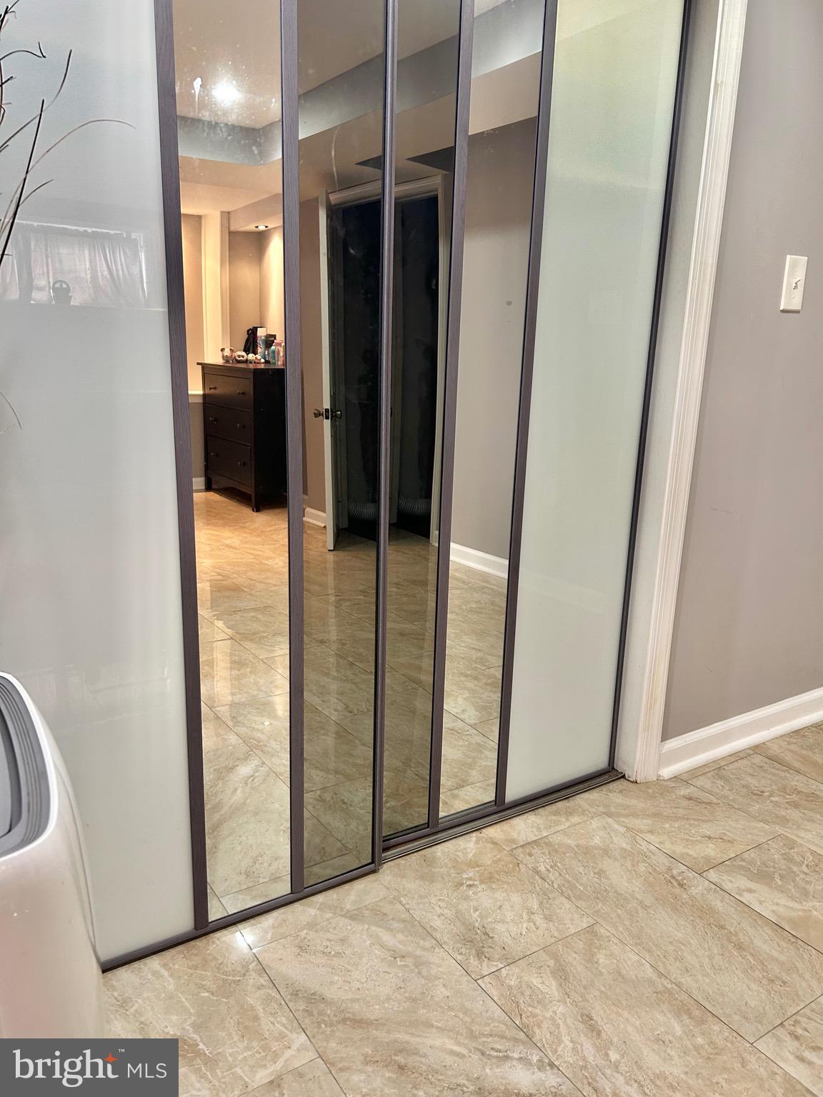 MAYFAIR - Residential