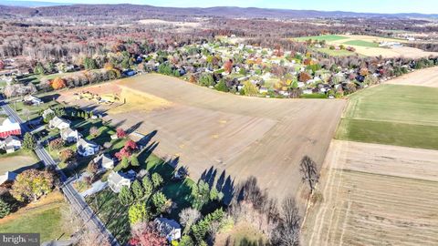 Photo of 553 Oak Lane, Lititz, PA 17543 (MLS # PALA2060688)